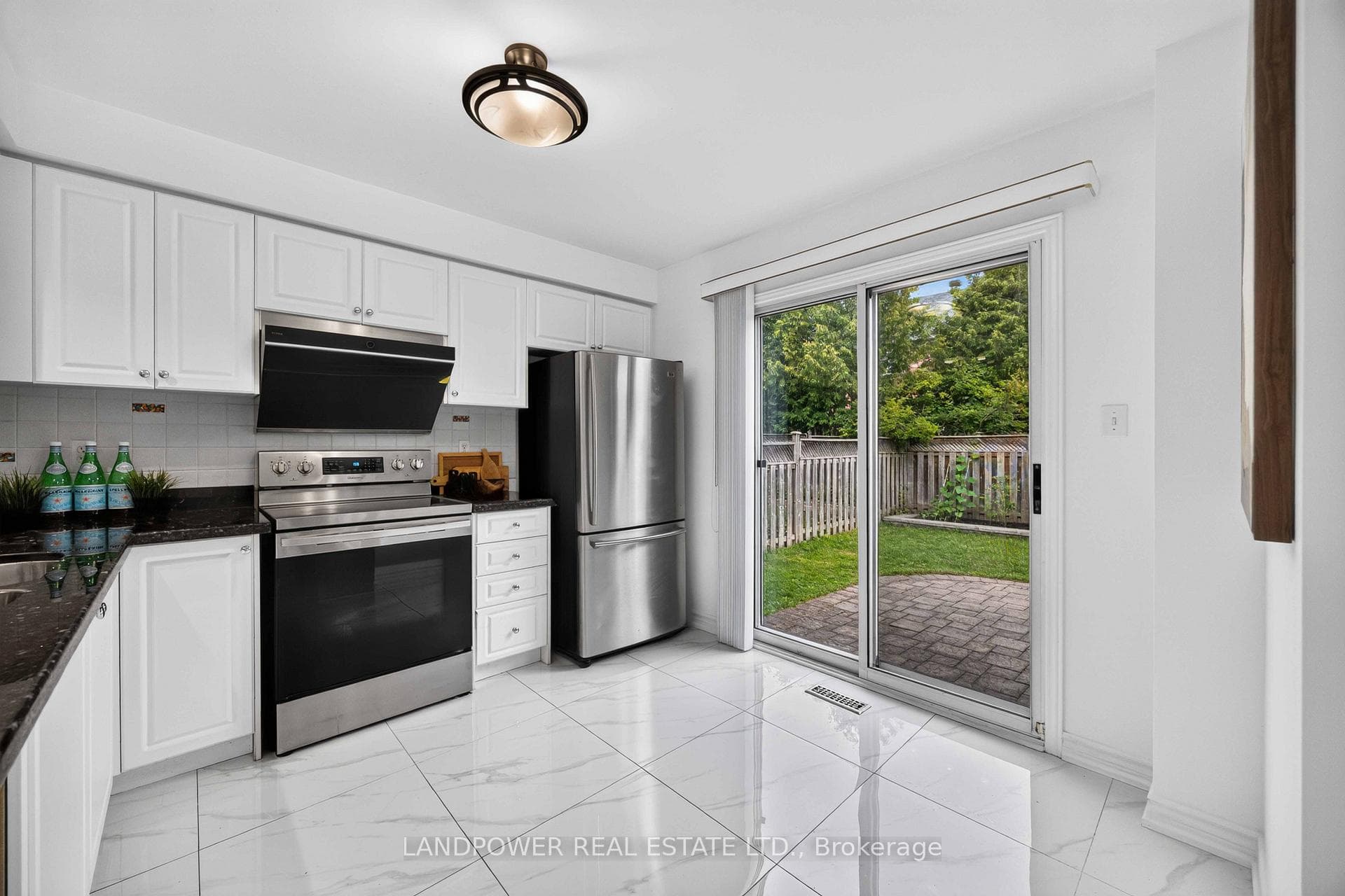 126 Rideau Drive photo 19