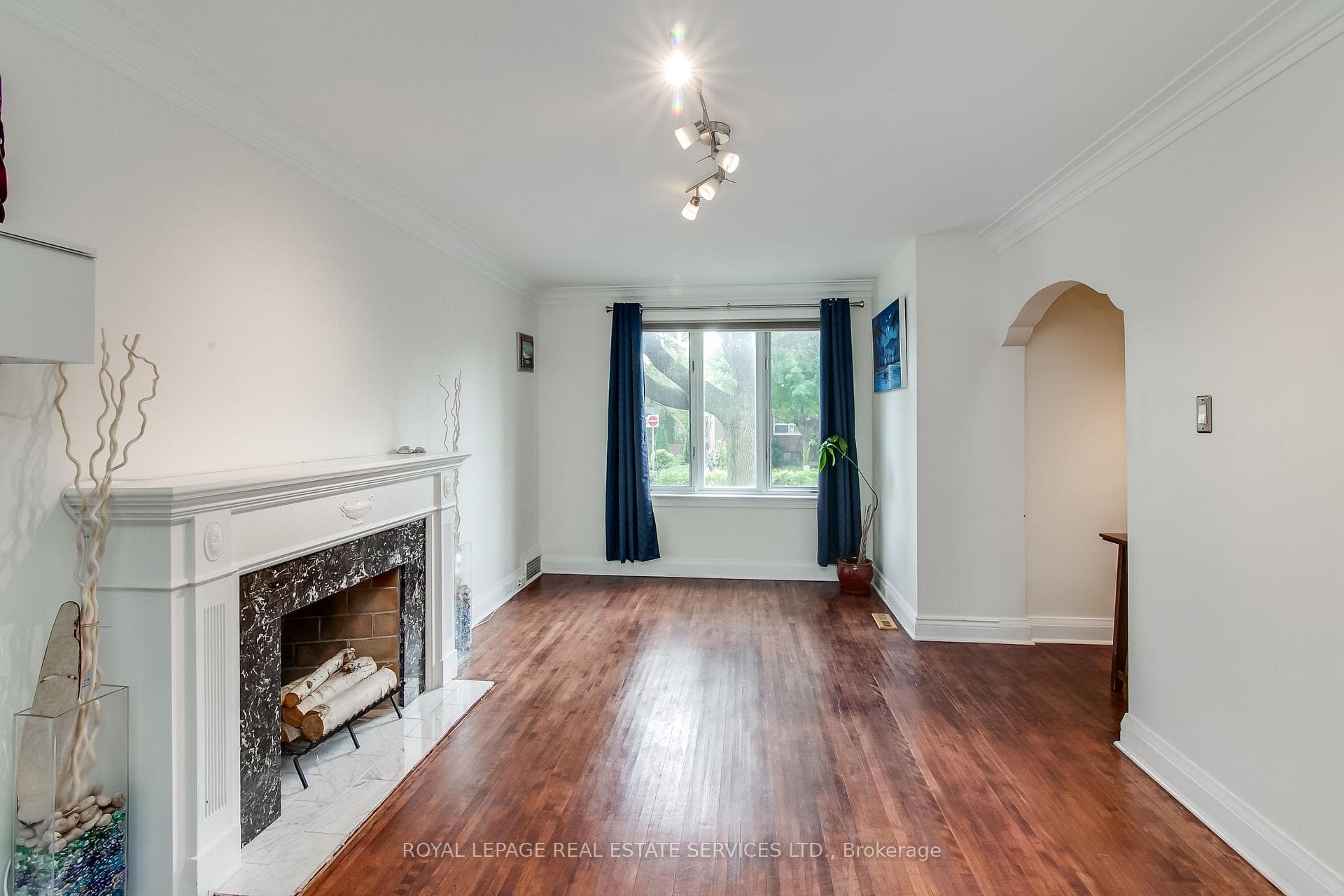 379 Vaughan Road photo 6