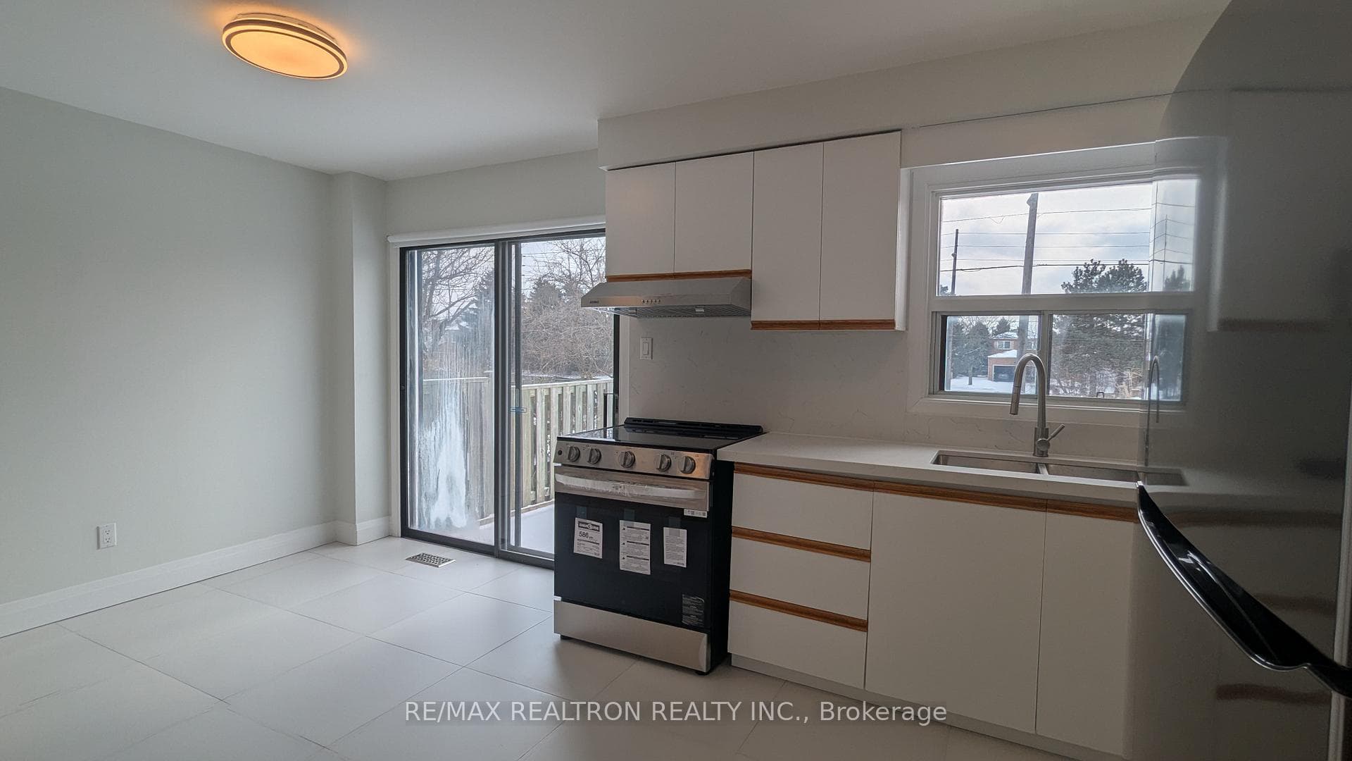69 Bedale Crescent Unit Upper photo 8