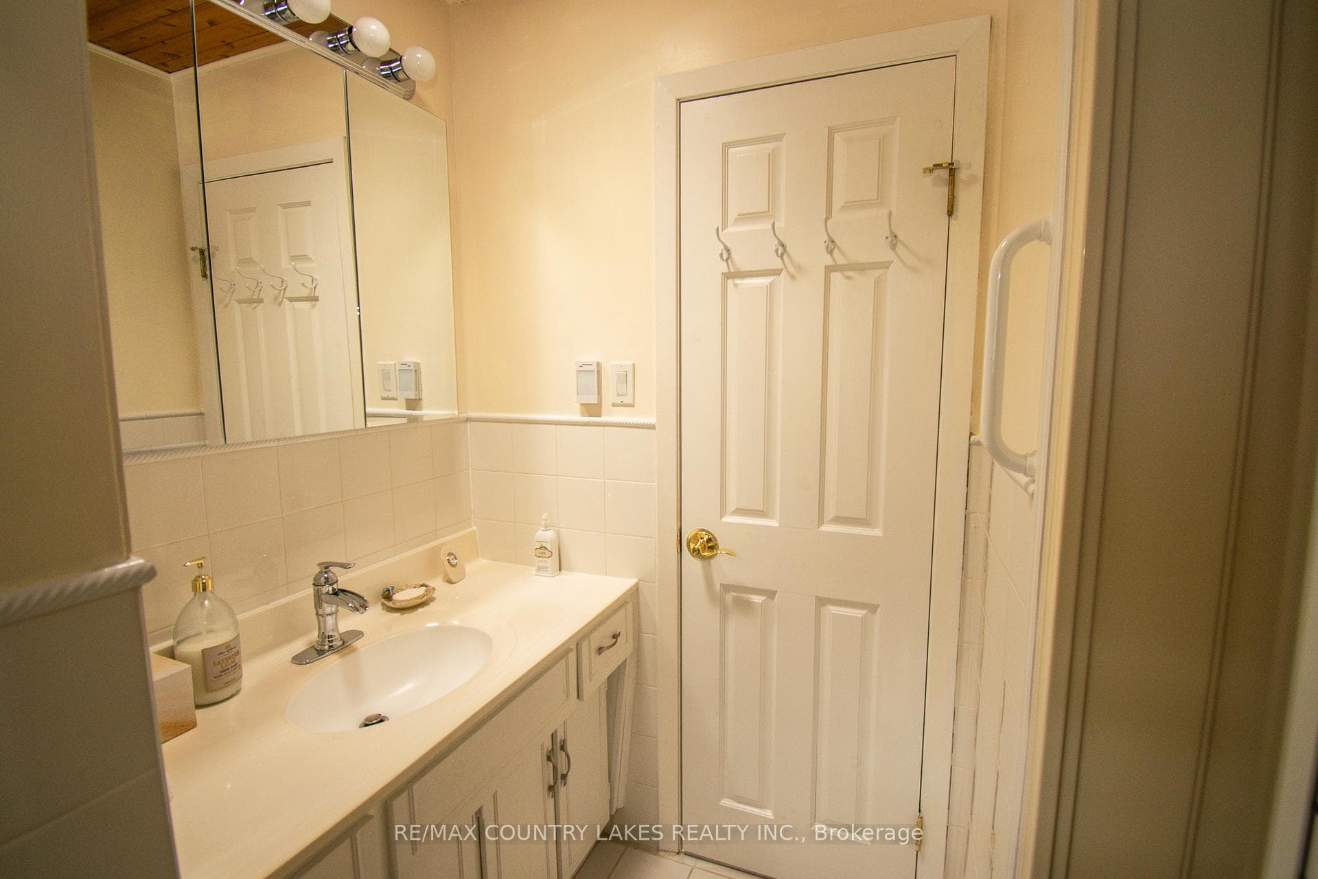 400 Nickerson Drive photo 23