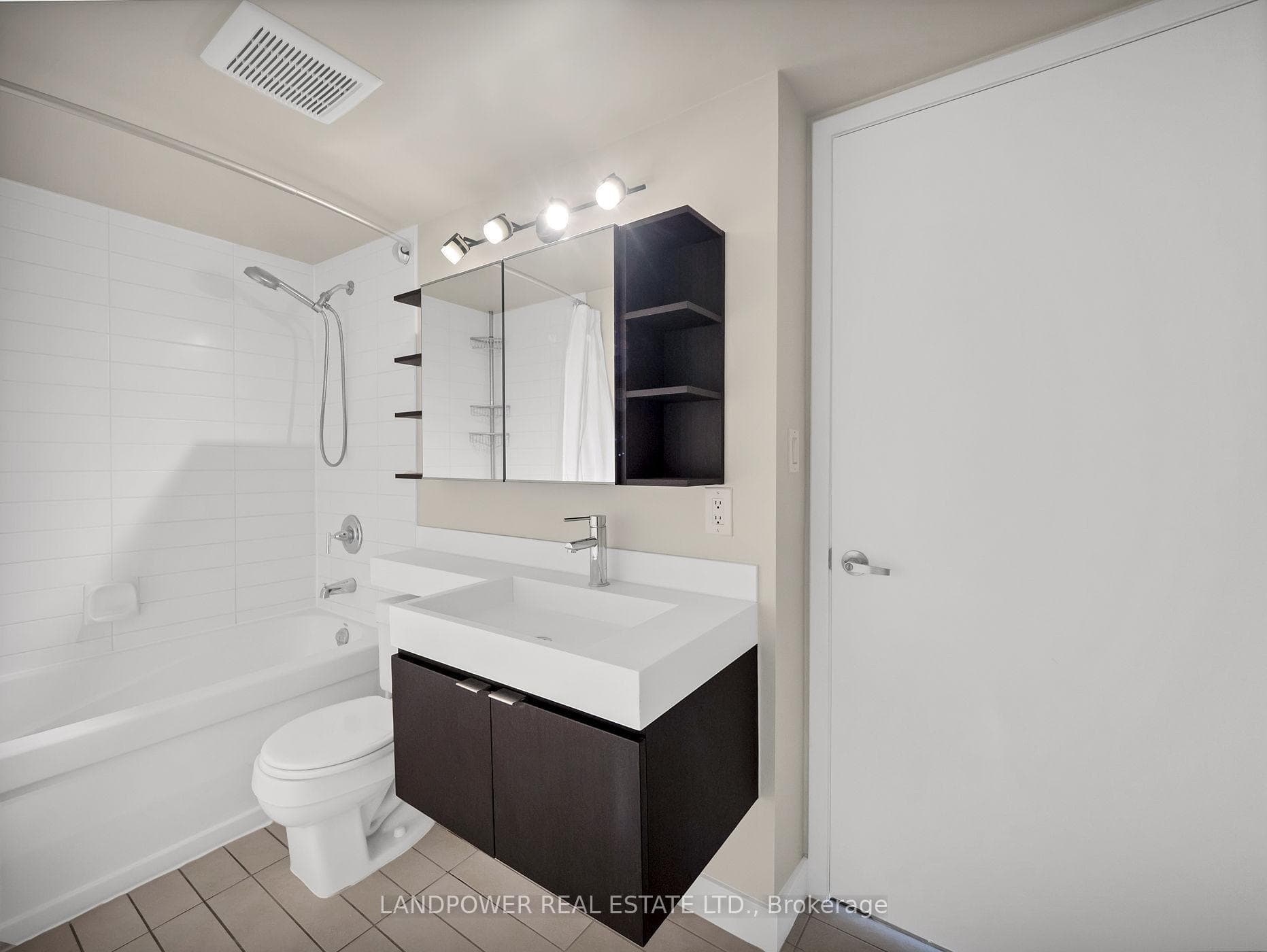 4K Spadina Avenue Unit 720 photo 21