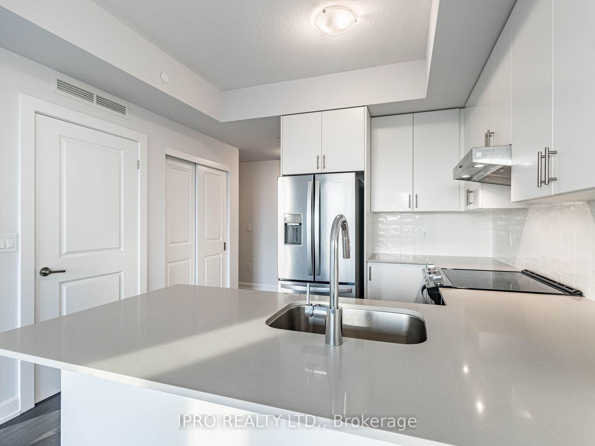 3200 William Coltson Avenue Unit 821 photo 20