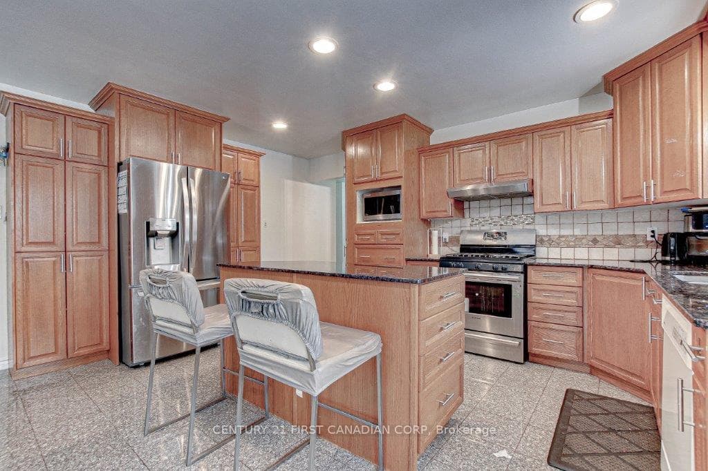 1 Muskoka Crescent photo 12