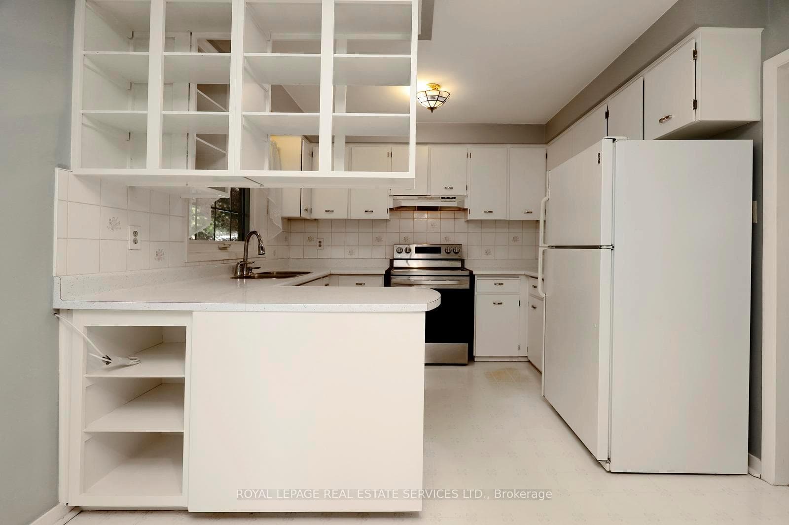 1492 Hillgrove Road photo 17