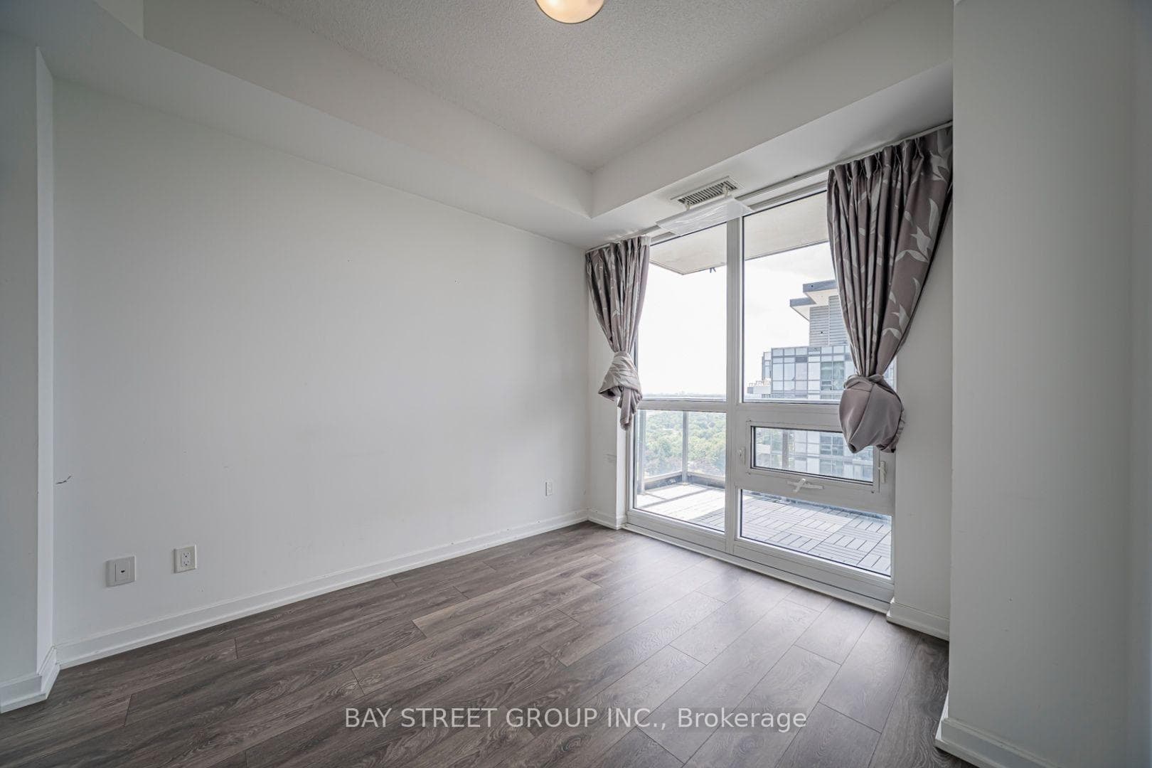 56 Forest Manor Road Unit 1205 photo 12