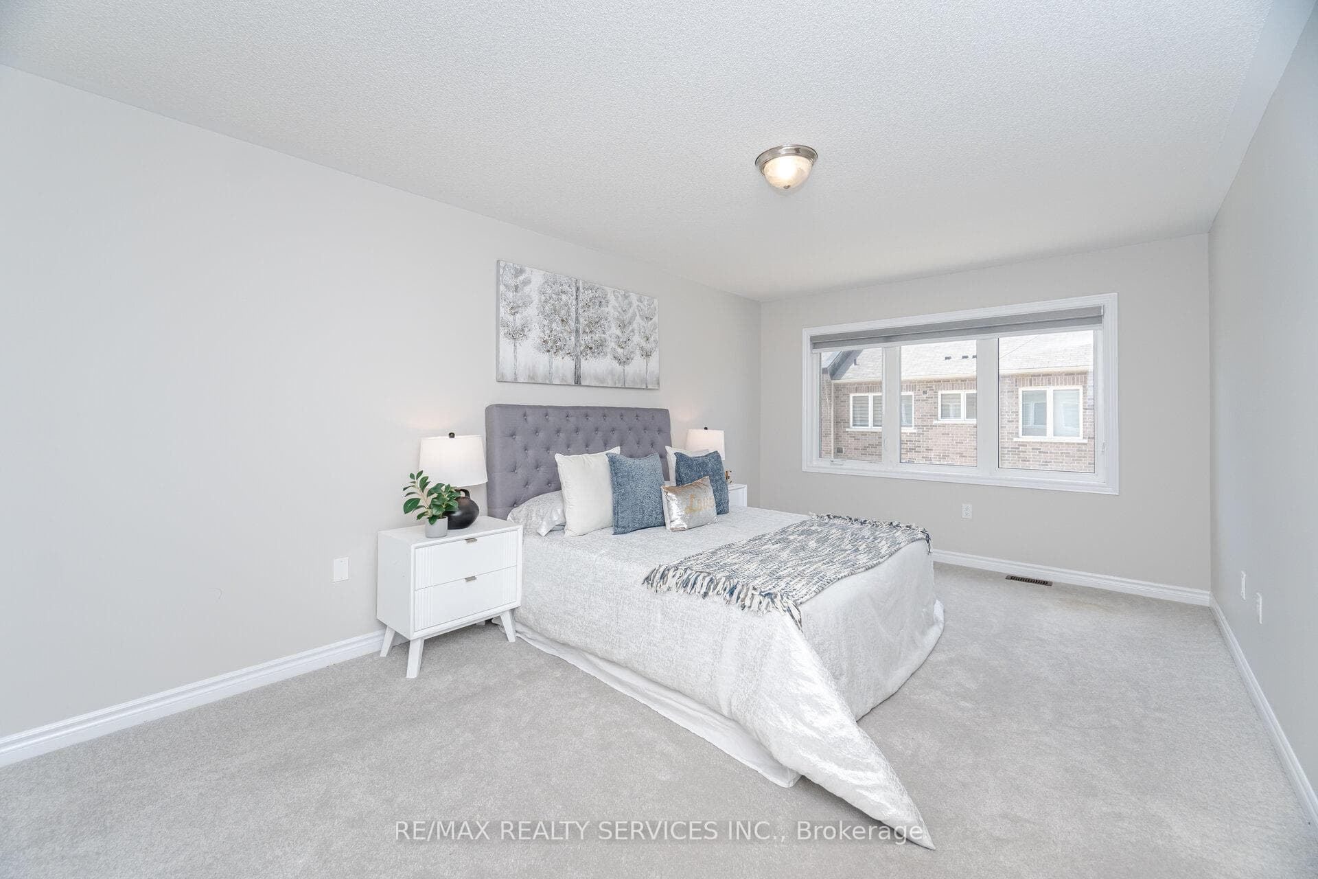 93 Royal Fern Crescent photo 19