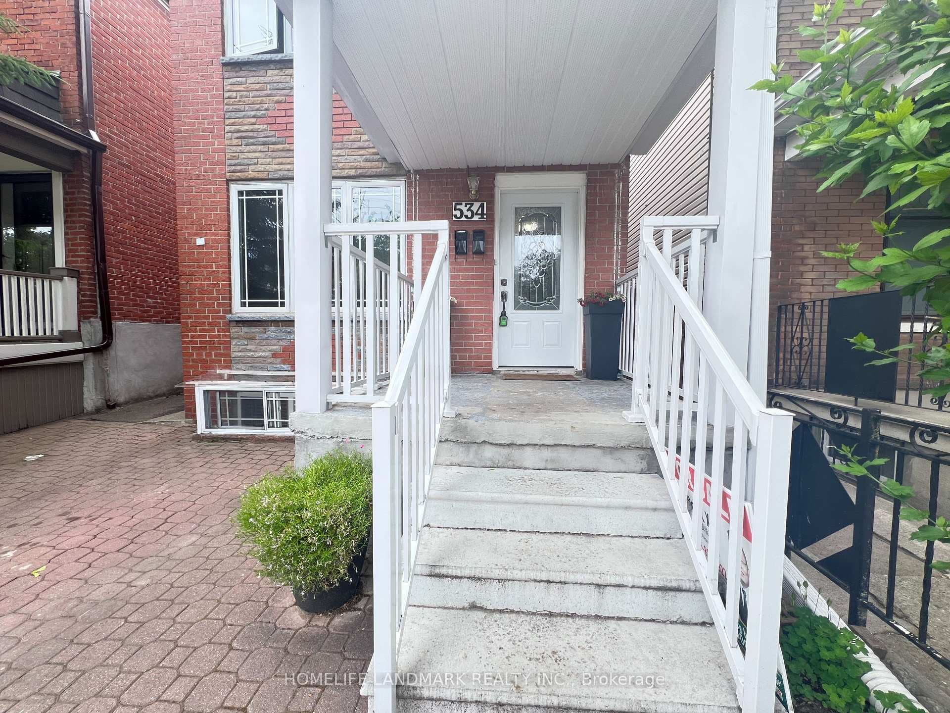 534 Saint Clarens Avenue photo 5
