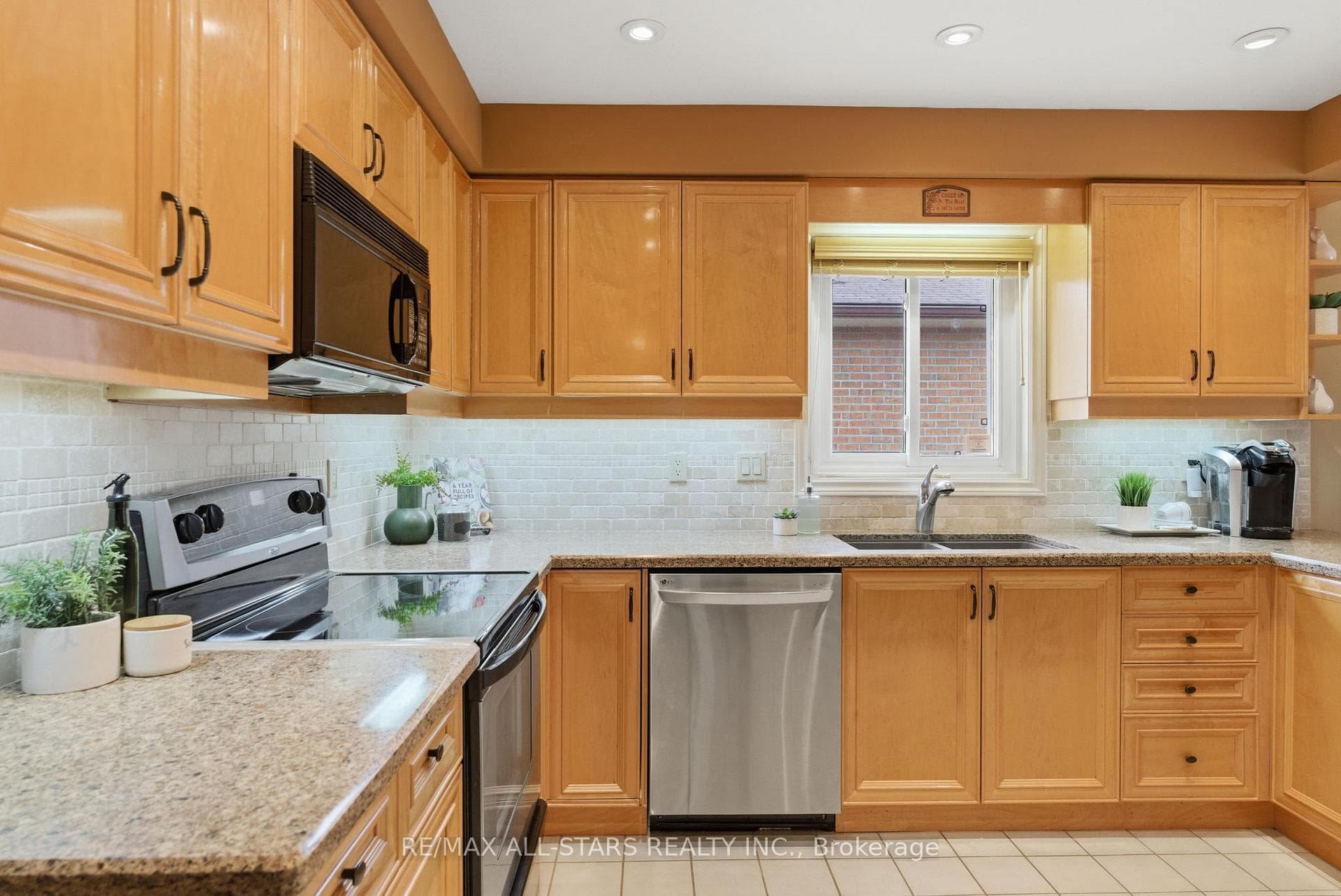 43 Enzo Crescent photo 11