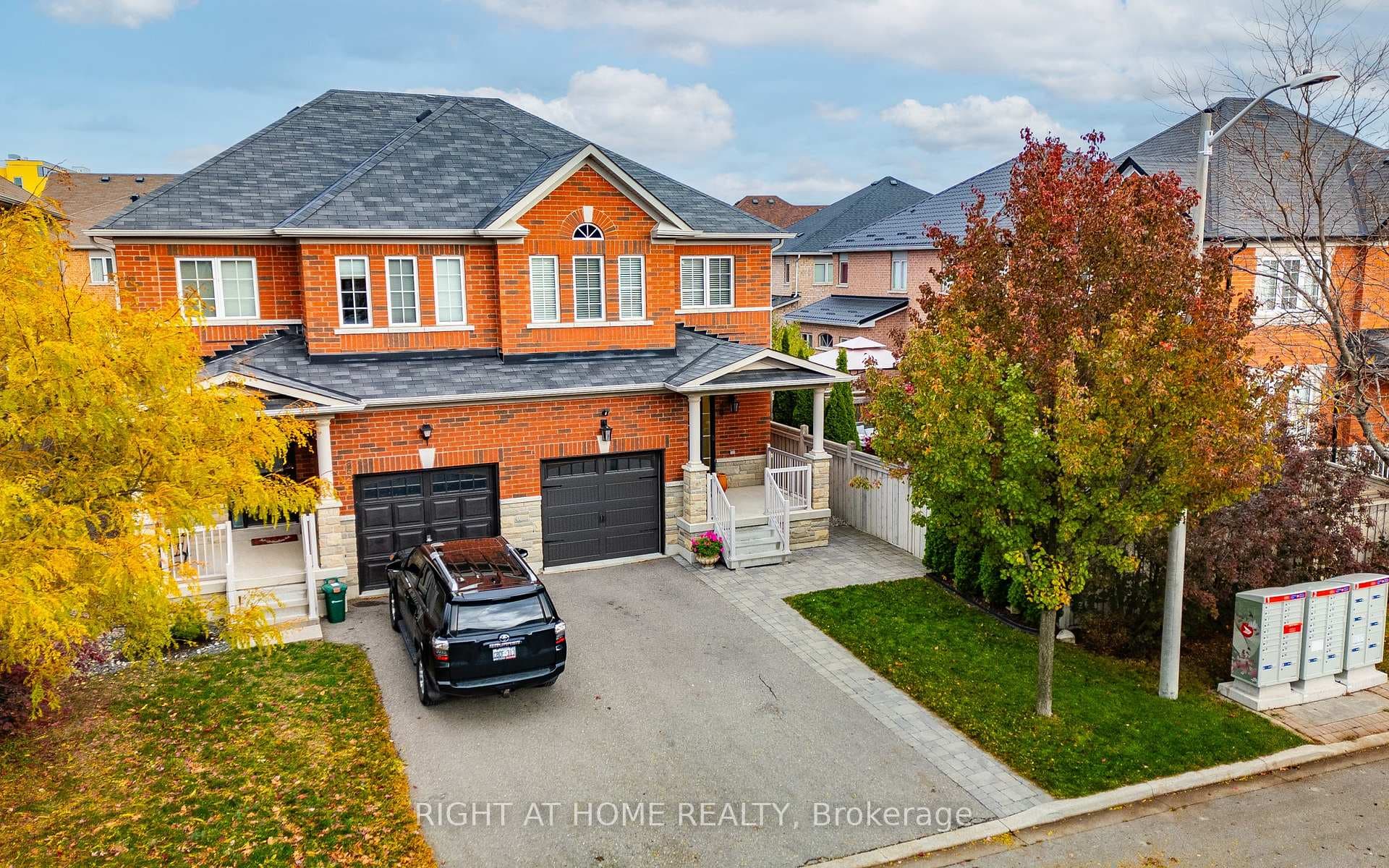 9 Manordale Crescent photo 38