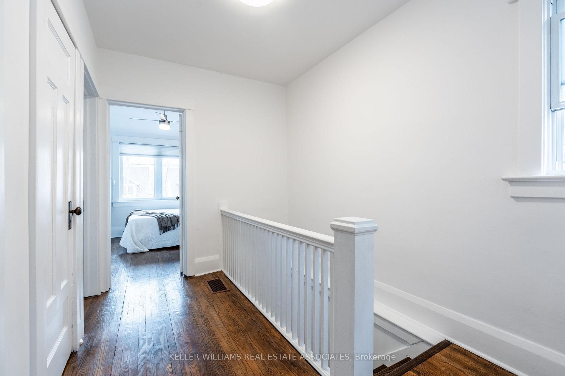 77 Harris Avenue photo 23