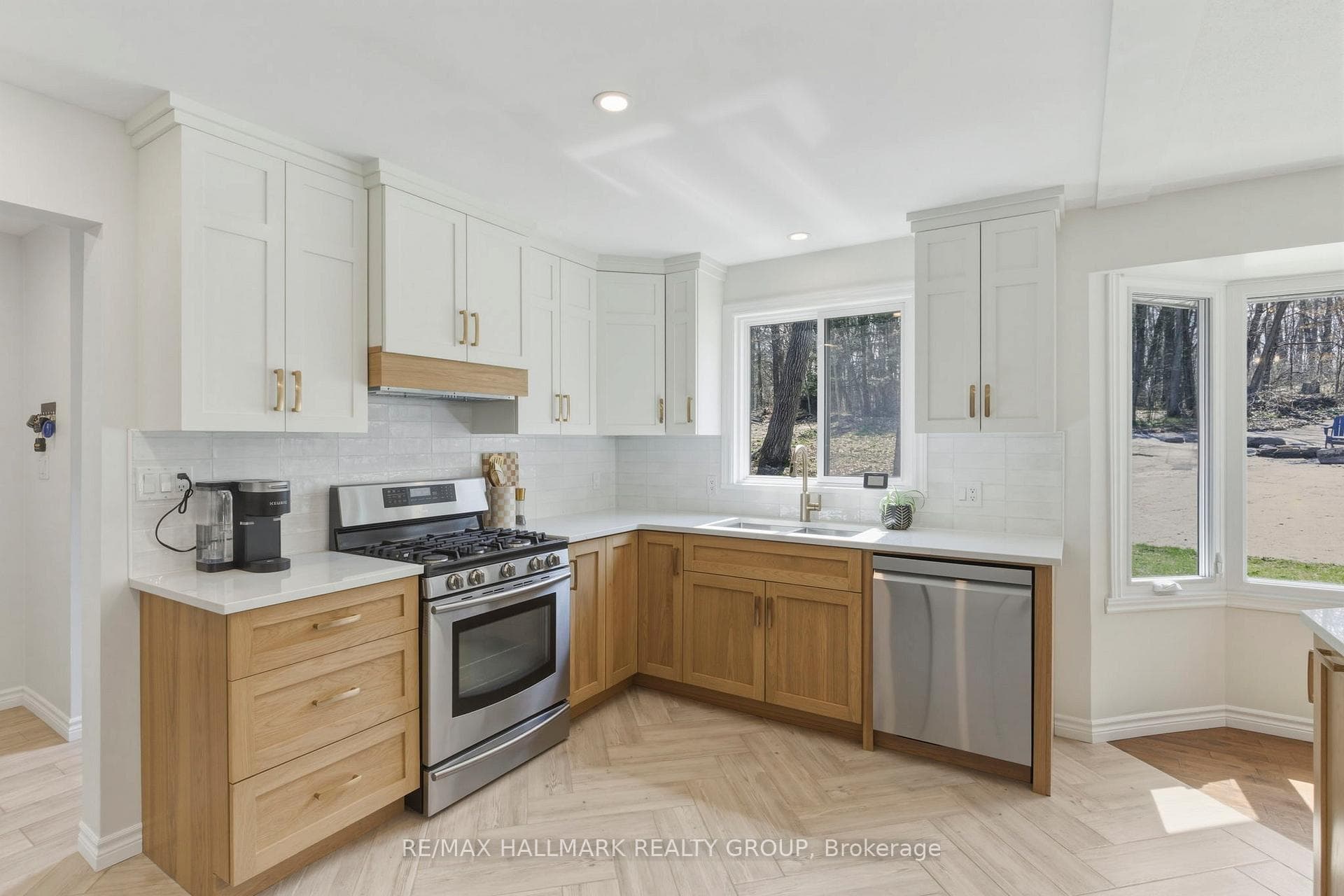 408 Yole Crescent photo 15