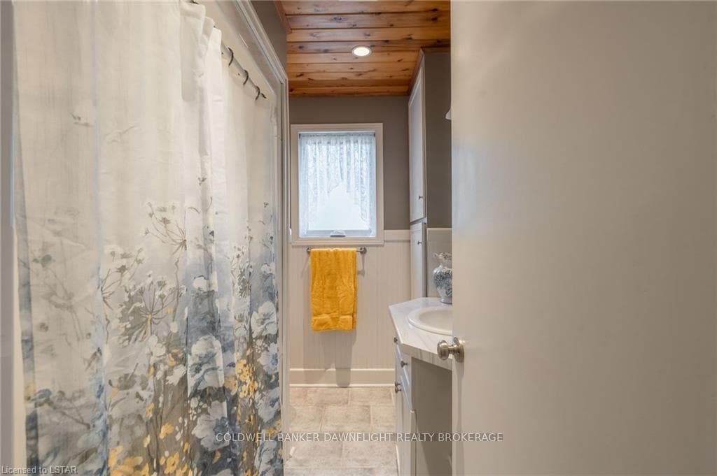 255 CARLING Street photo 23