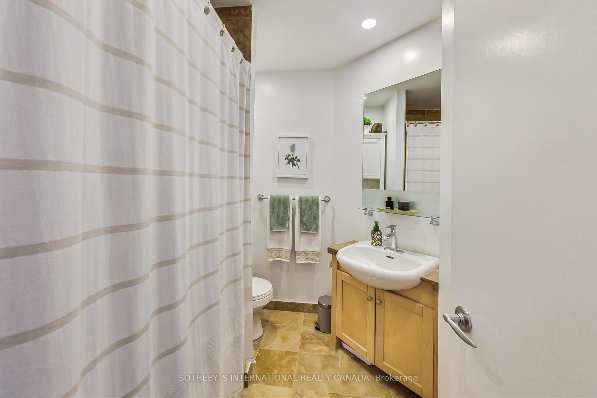 208 Queens Quay Unit 2308 photo 17