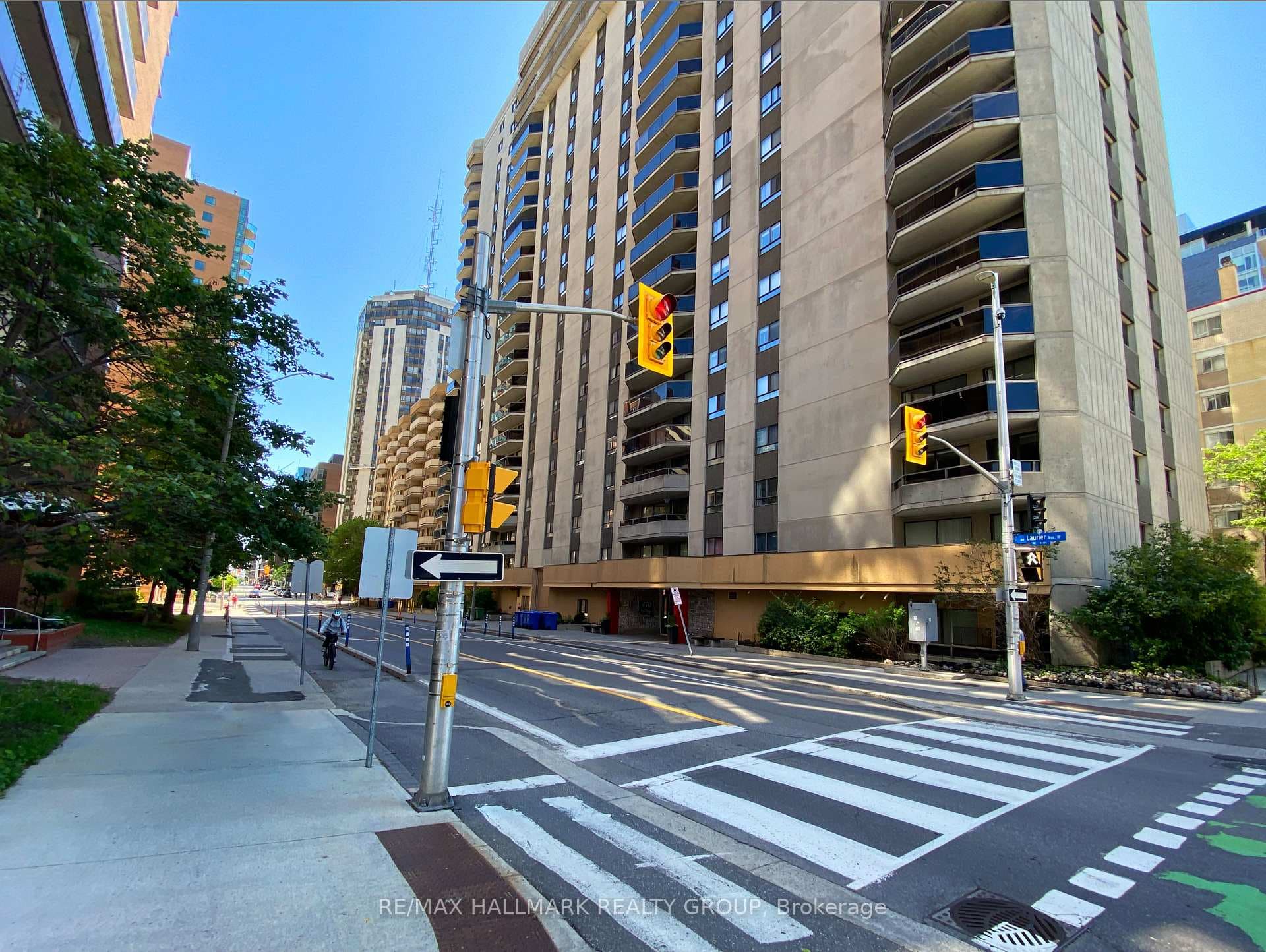 Welcome to 470 Laurier Ave West