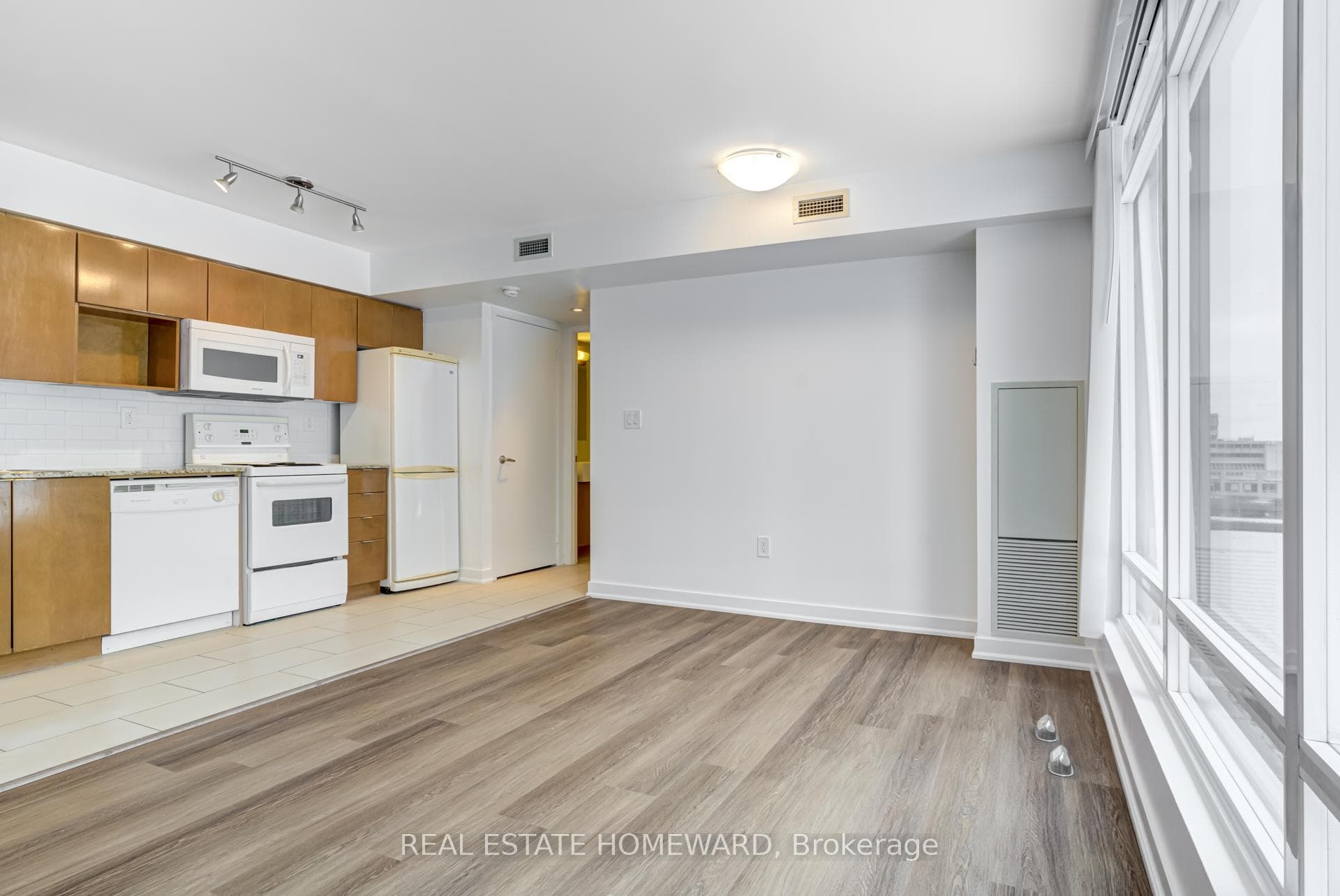 15 Brunel Court Unit 706 photo 7