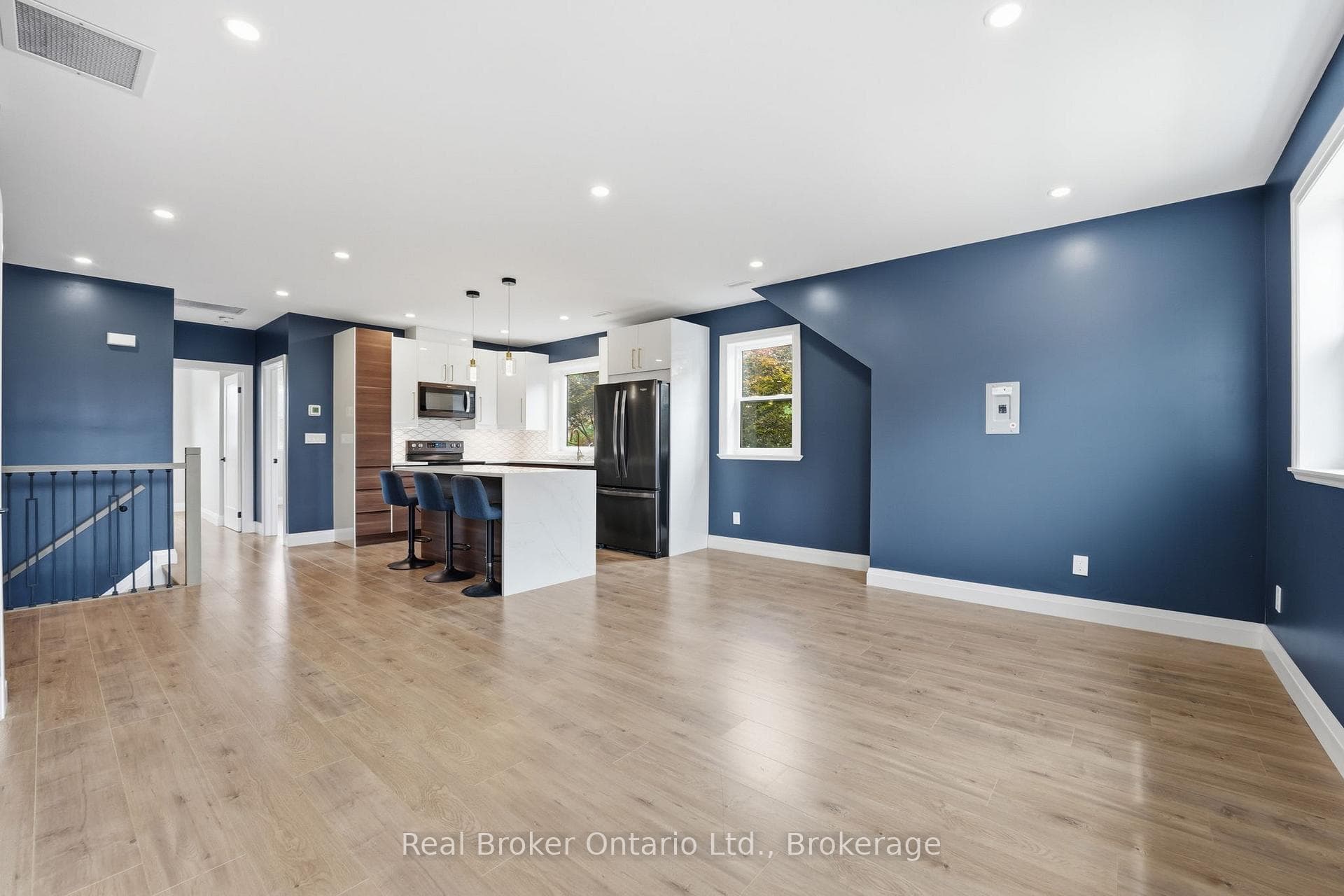 58 ROSSLYN Avenue Unit Unit 2 photo 15