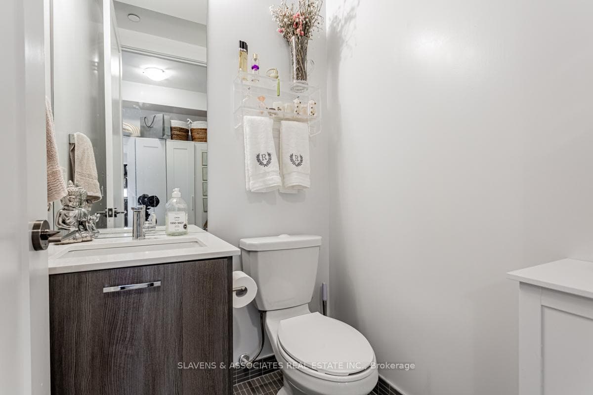 11 Lillian Street Unit 703 photo 13