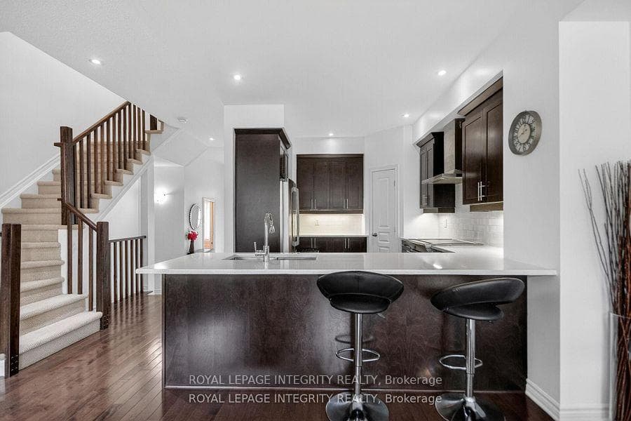 345 Cooks Mill Crescent photo 17