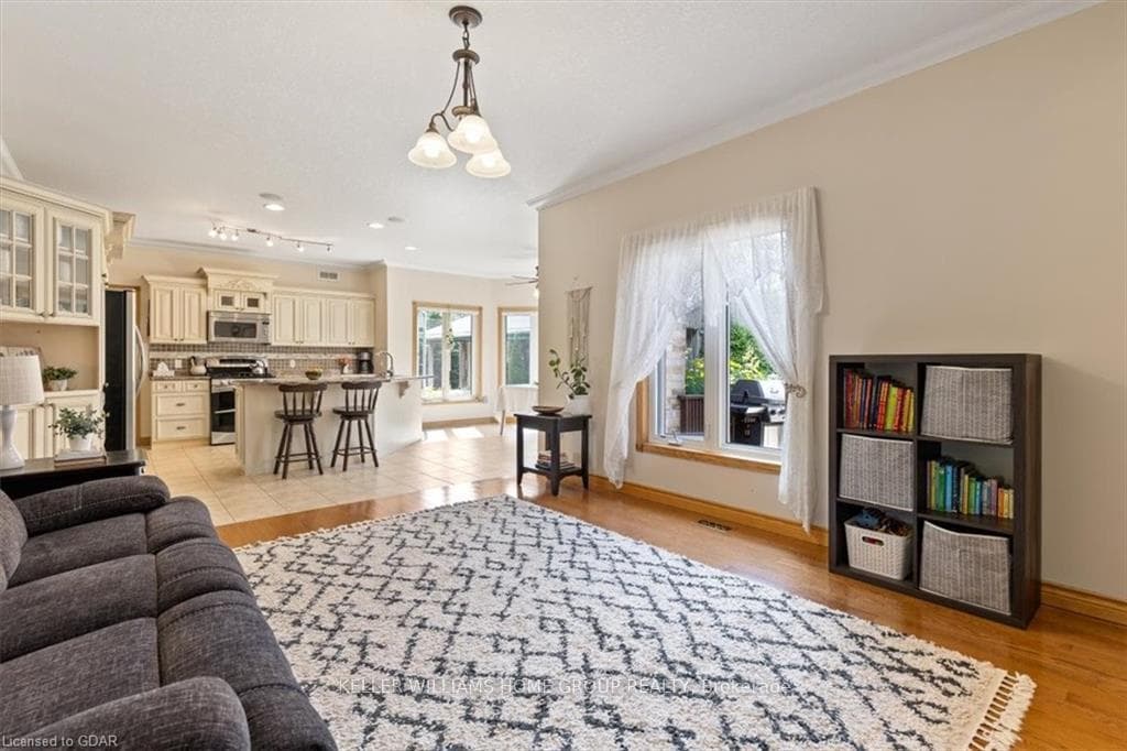 35 Muir Crescent photo 6
