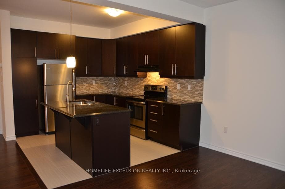 130 Major Crescent photo 5