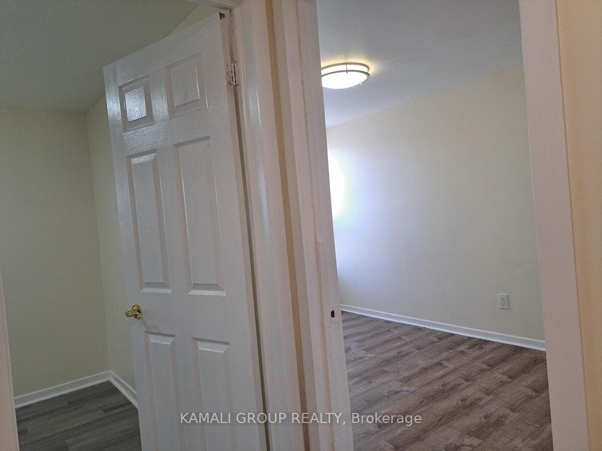 262 John Garland Boulevard photo 16