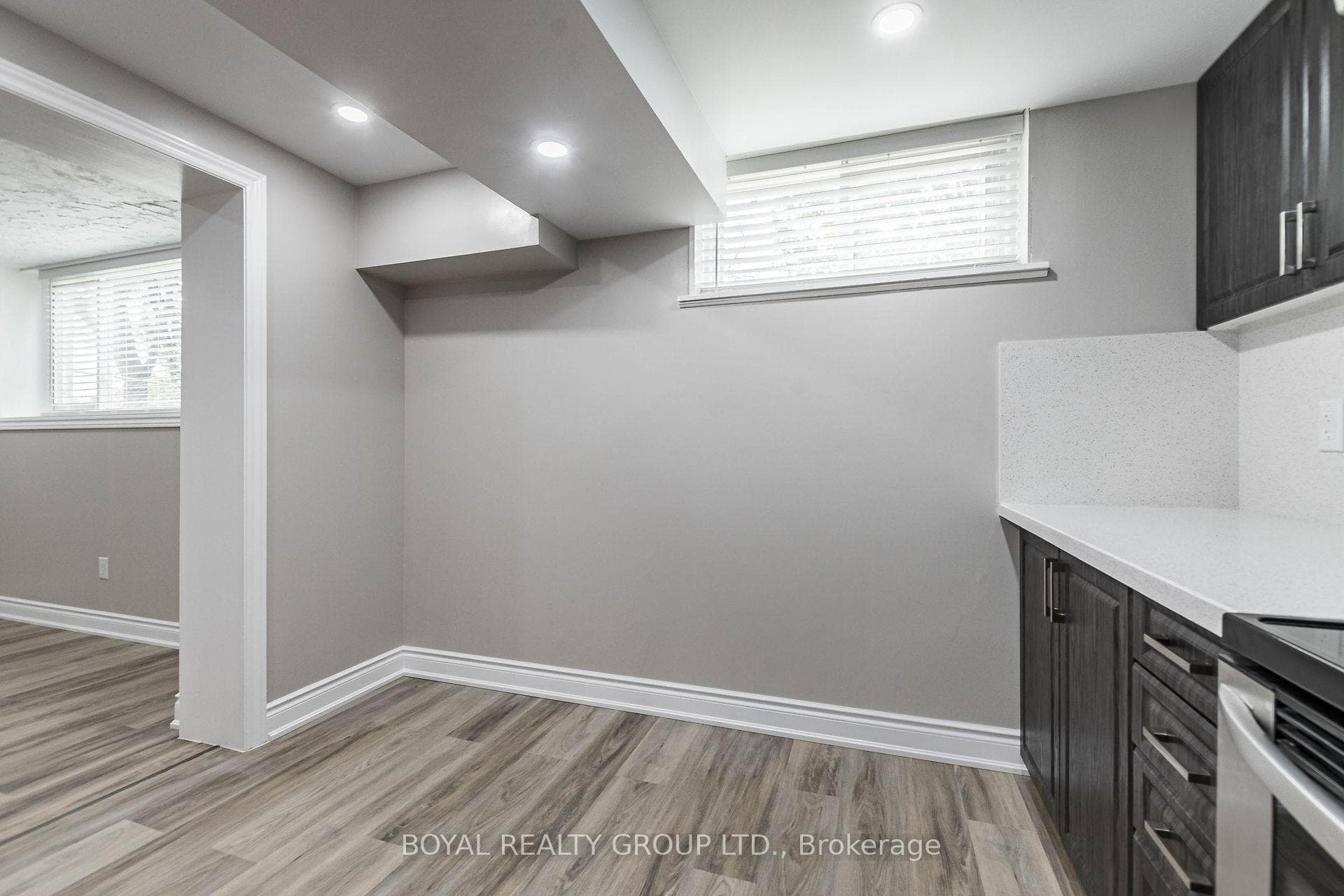 167 Avondale Boulevard photo 27