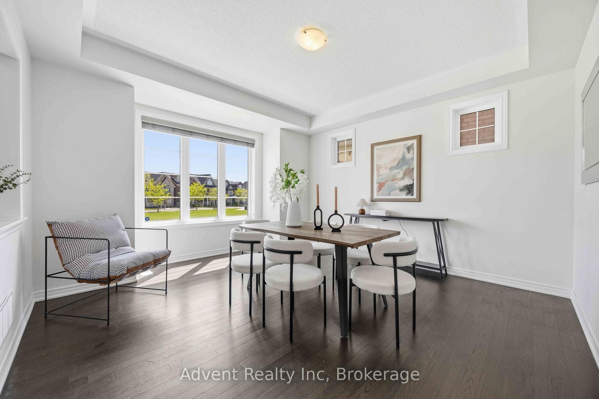 62 Demott Avenue photo 3