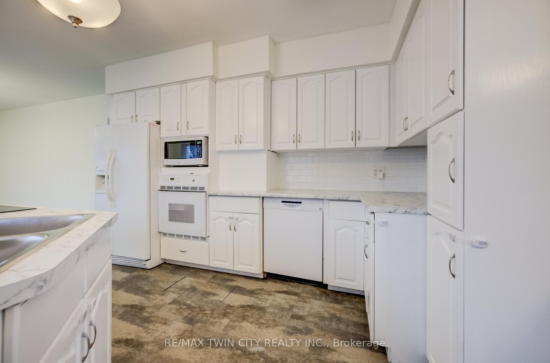 530 Frederick Street photo 9