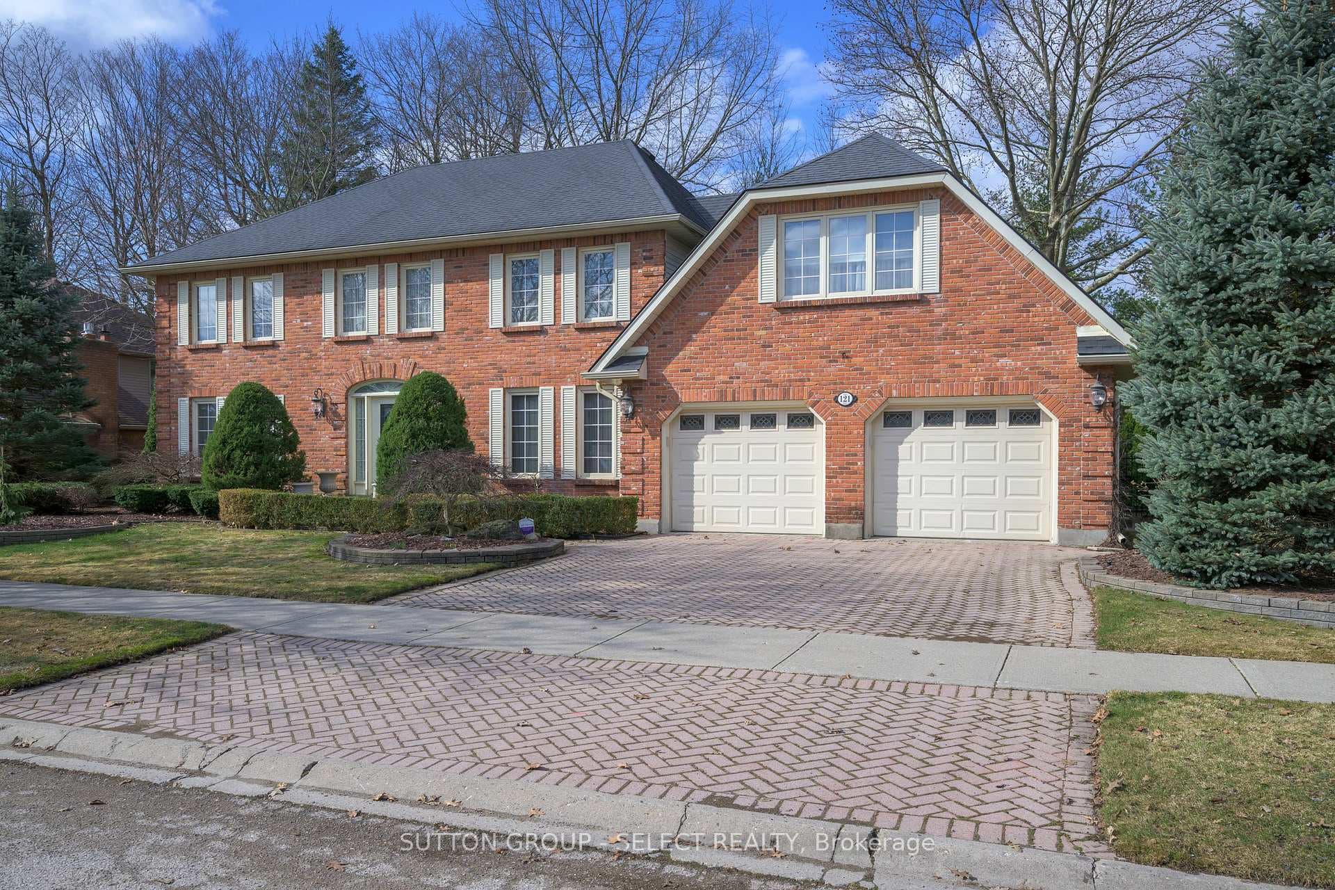 121 WHITEACRES Drive photo 2