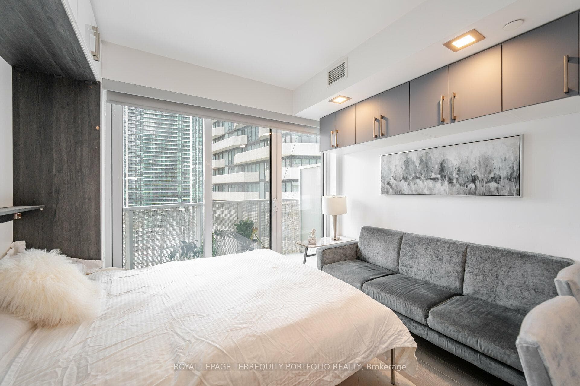 100 Harbour Street Unit 1205 photo 18