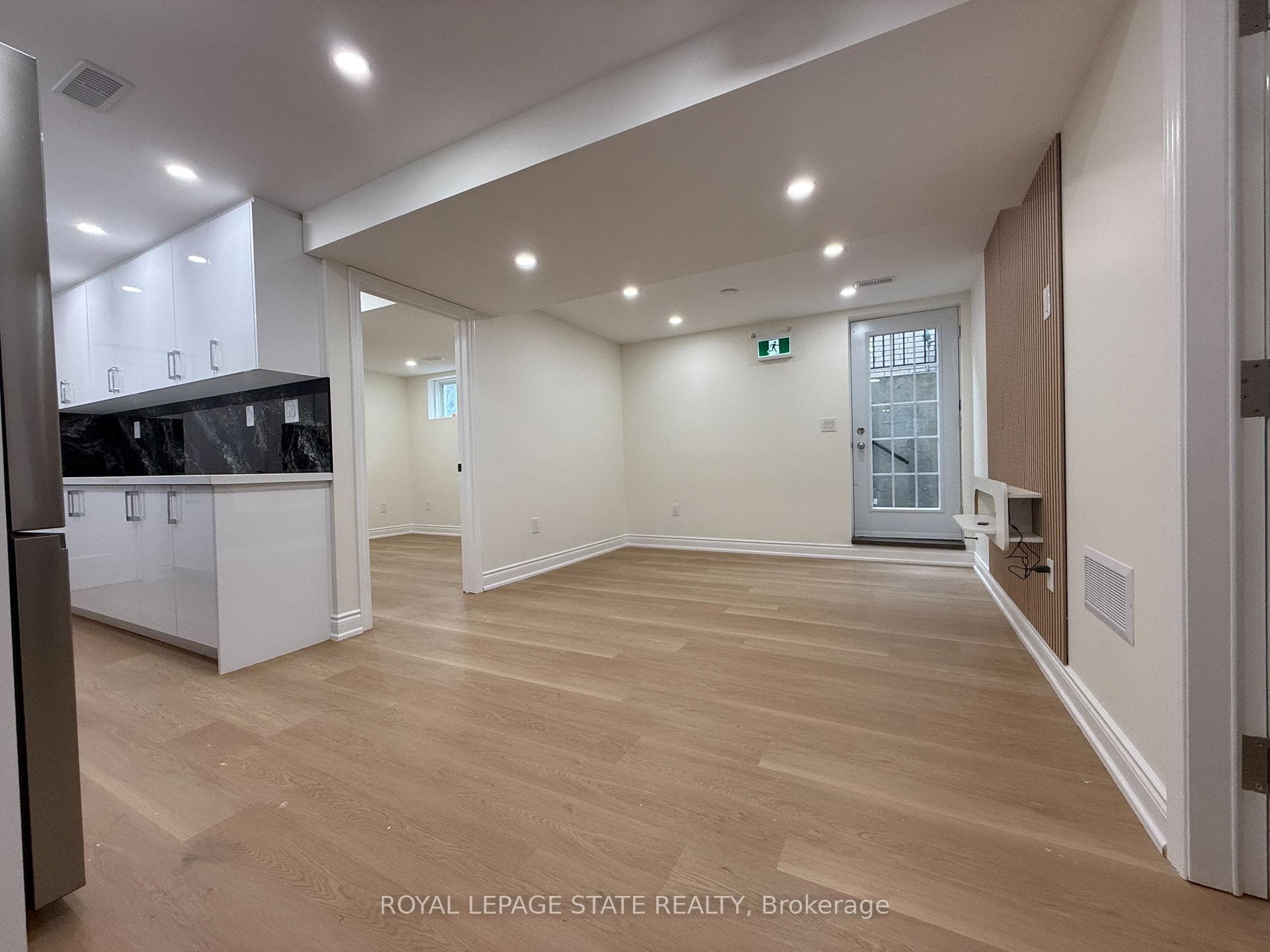 4 Waterside Drive Unit LOWER UNIT photo 4
