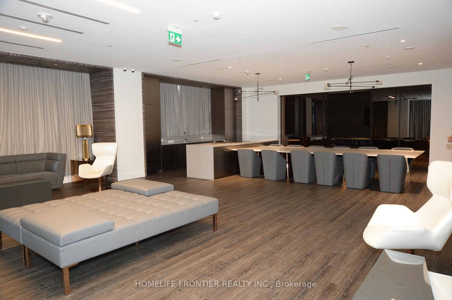 39 Roehampton Avenue Unit 3305 photo 4