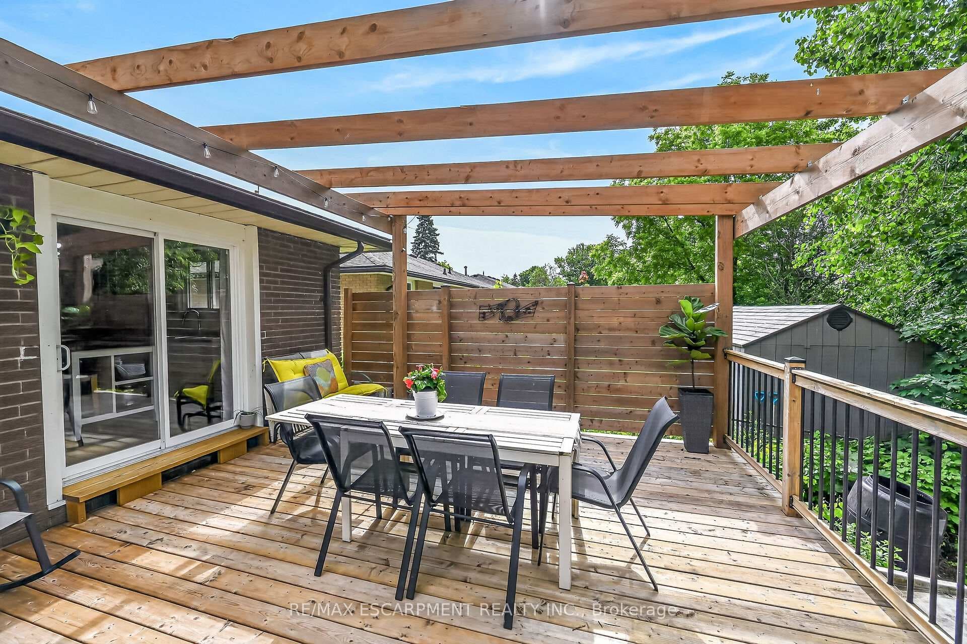 251 Mackenzie Crescent photo 41