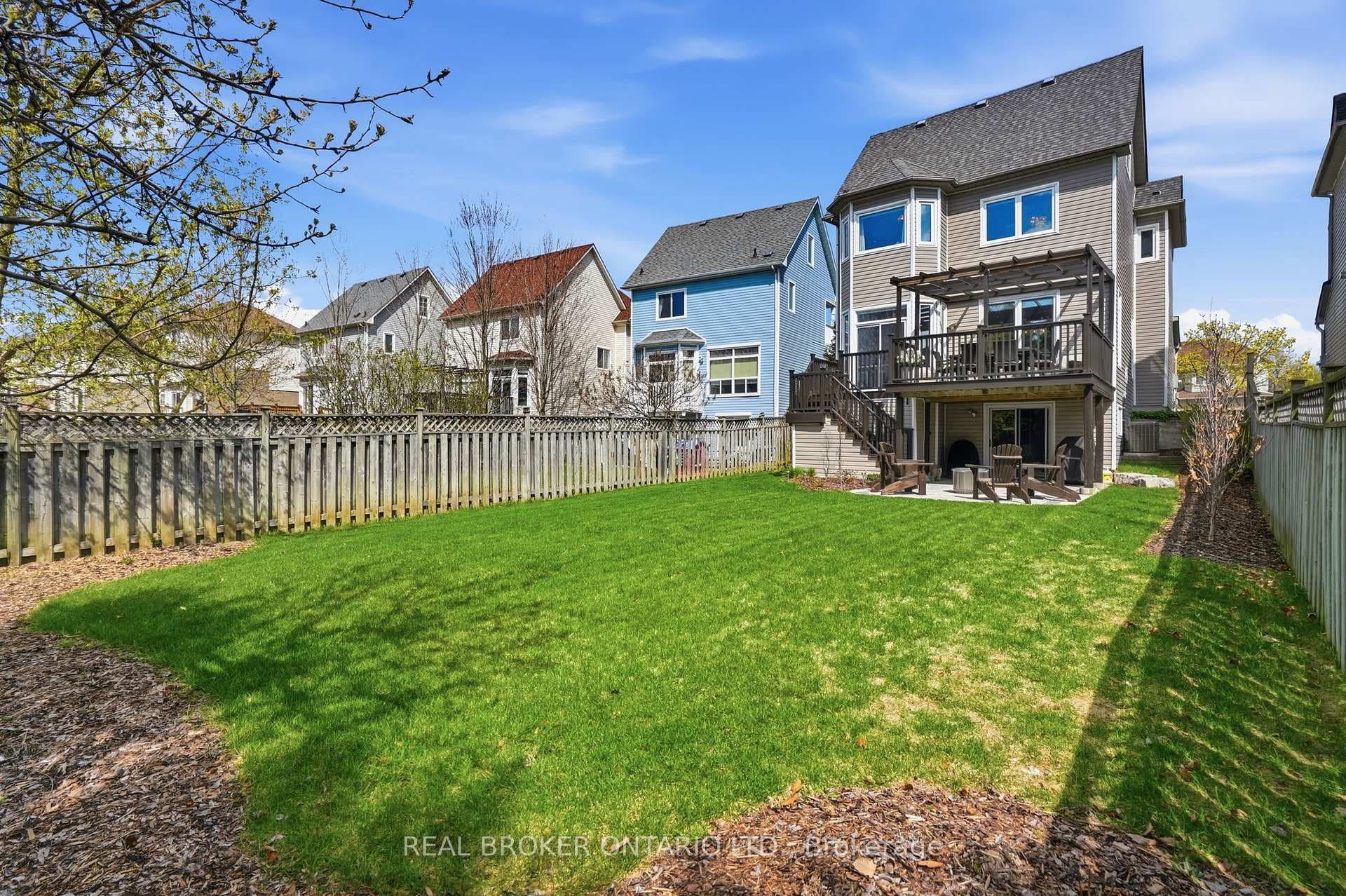 92 Mainprize Crescent photo 47