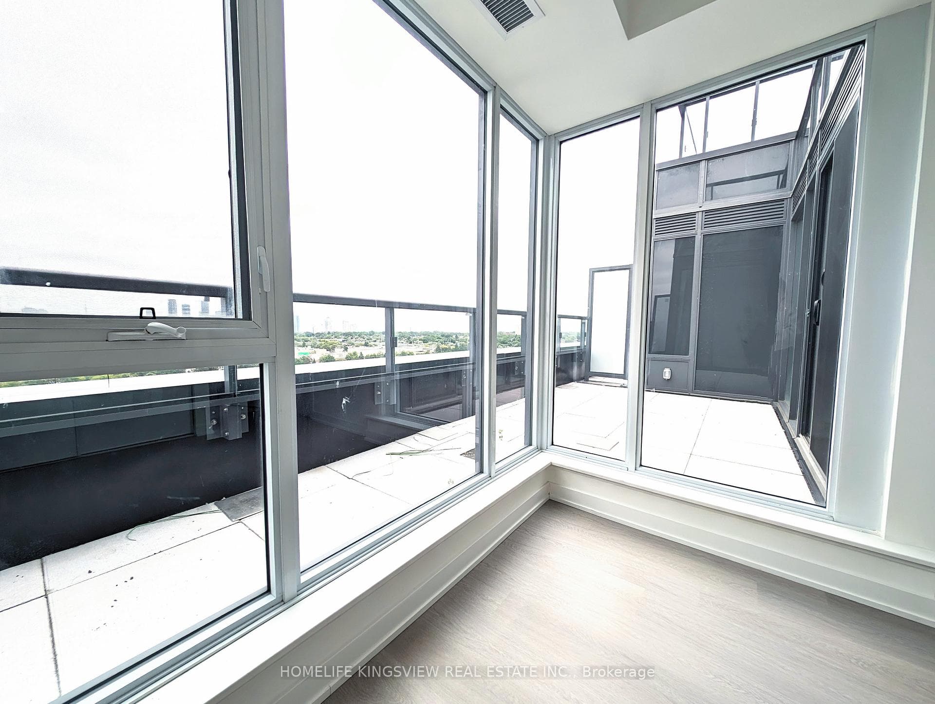 859 The Queensway N/A Unit 910 photo 14