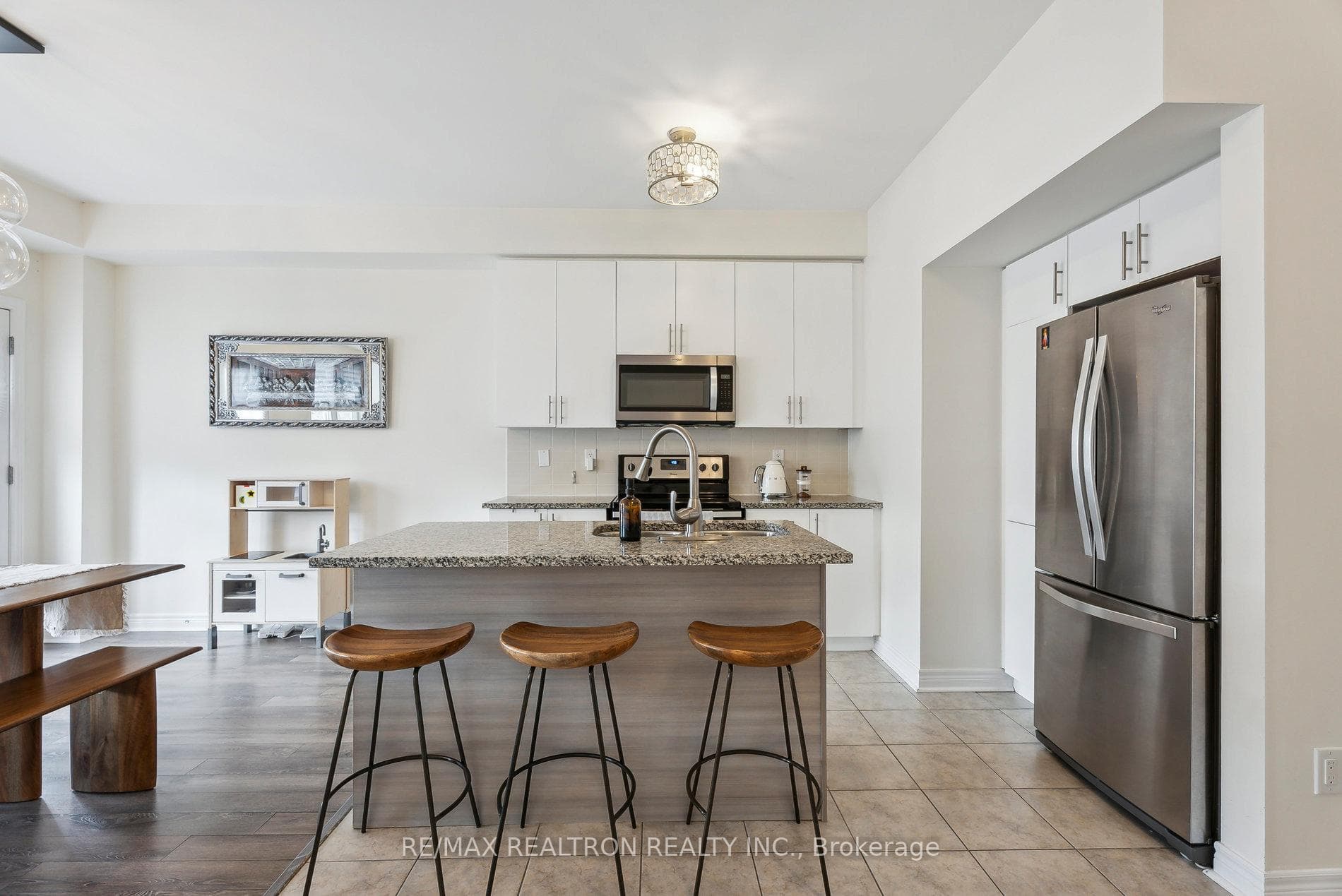 285 Finch Avenue Unit 1 photo 8