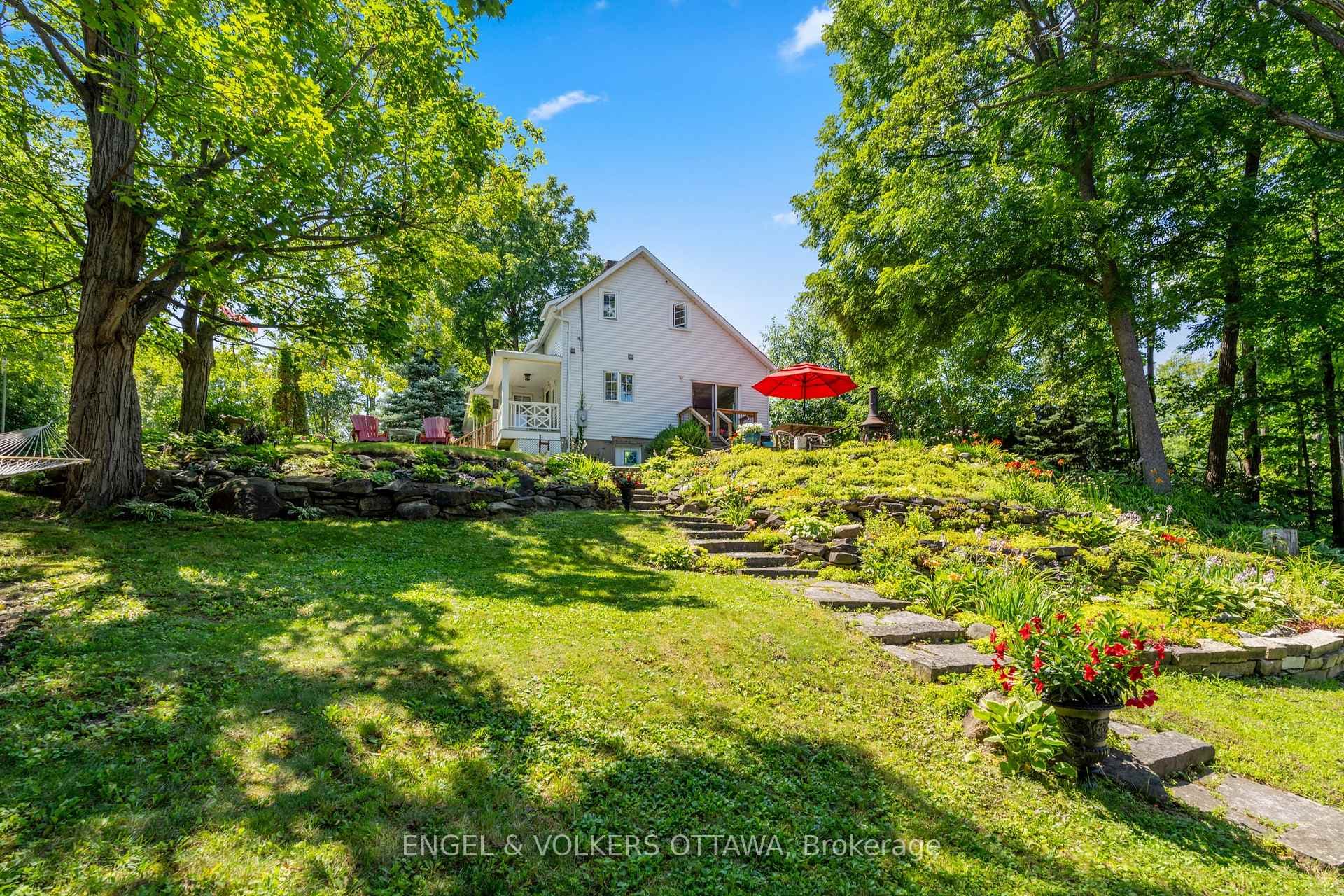 1119 Tighe Street photo 23
