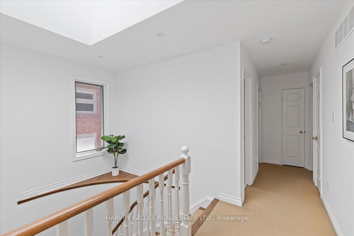 617 Castlefield Avenue photo 21