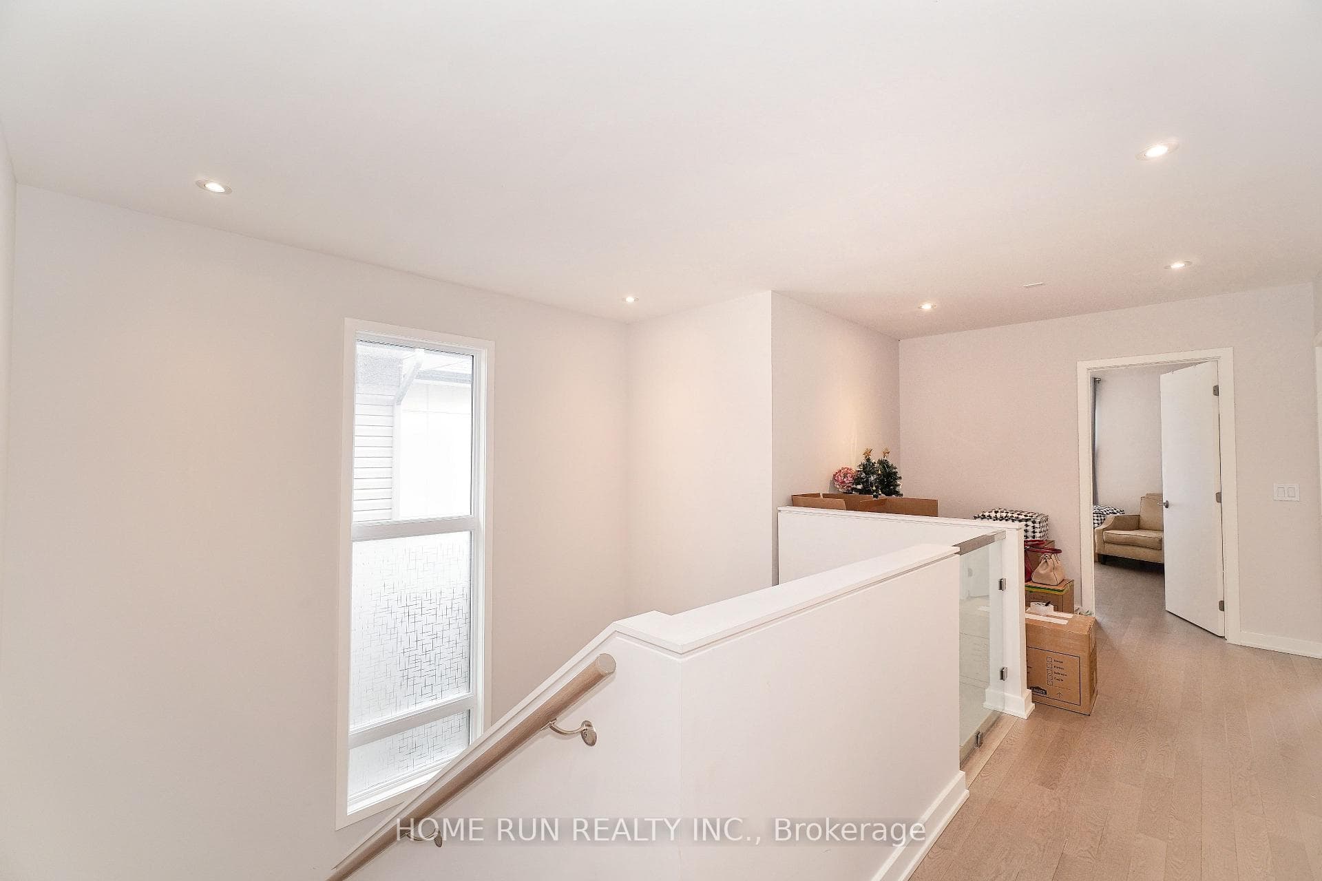 250 Soprano Avenue photo 21