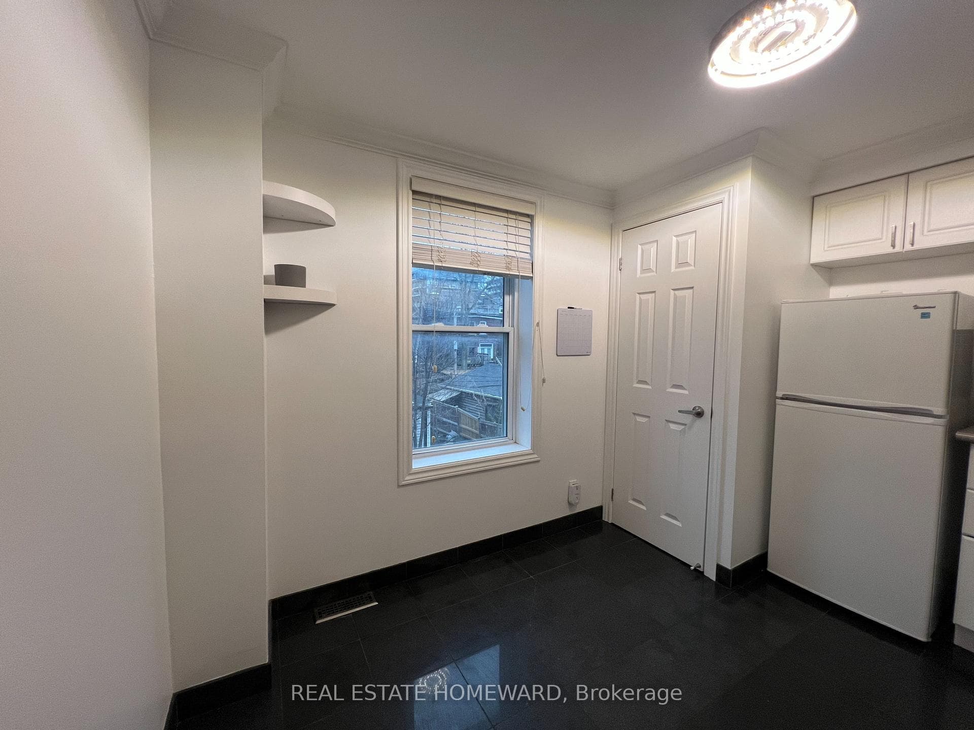 220 Pape Avenue Unit Upper photo 17