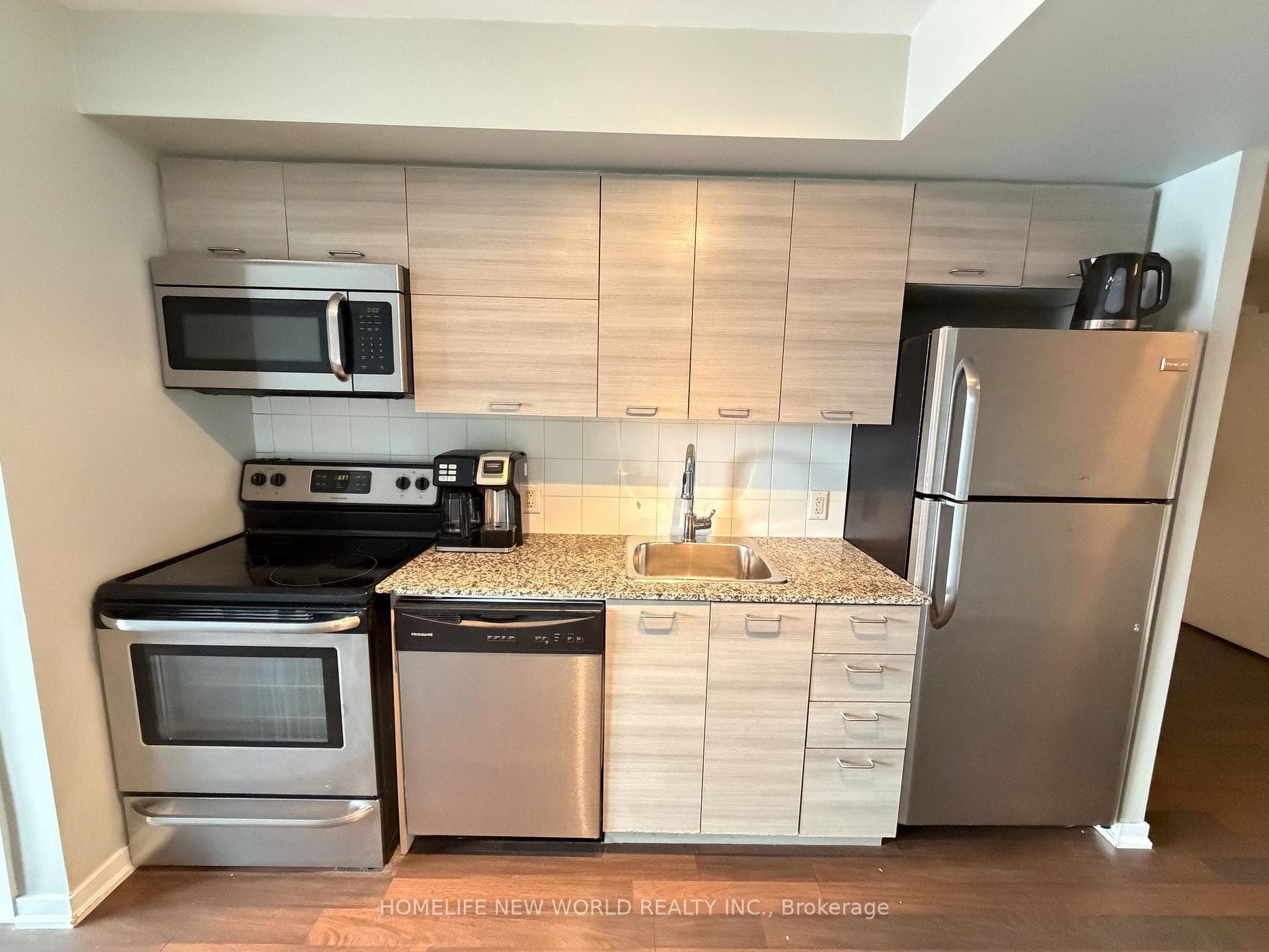 20 Joe Shuster Way Unit 1017 photo 2