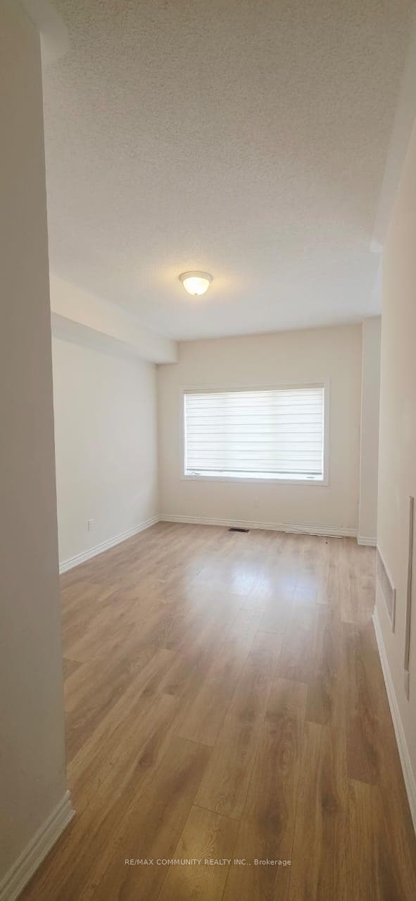 136 Sapphire Way photo 8
