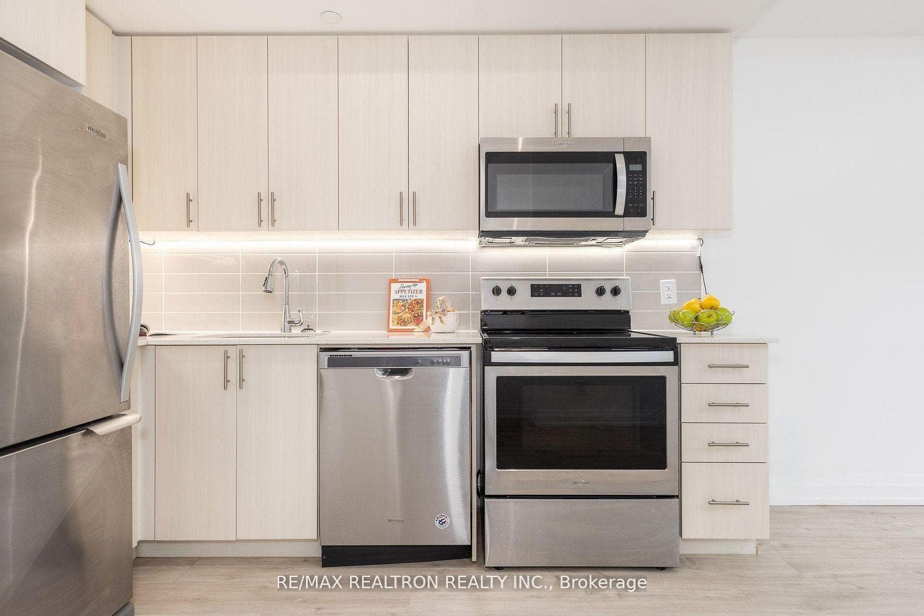 591 Sheppard Avenue Unit 310 photo 15