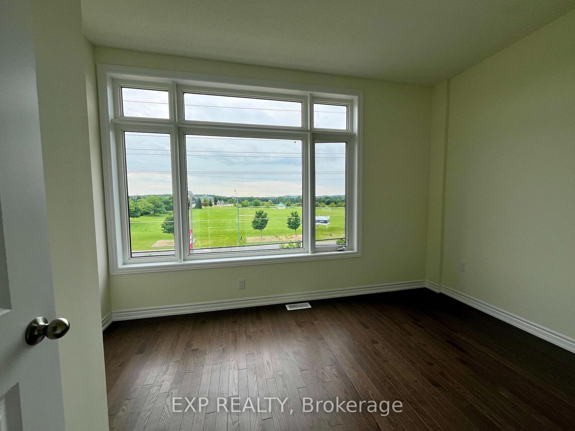 116 blick Crescent photo 7