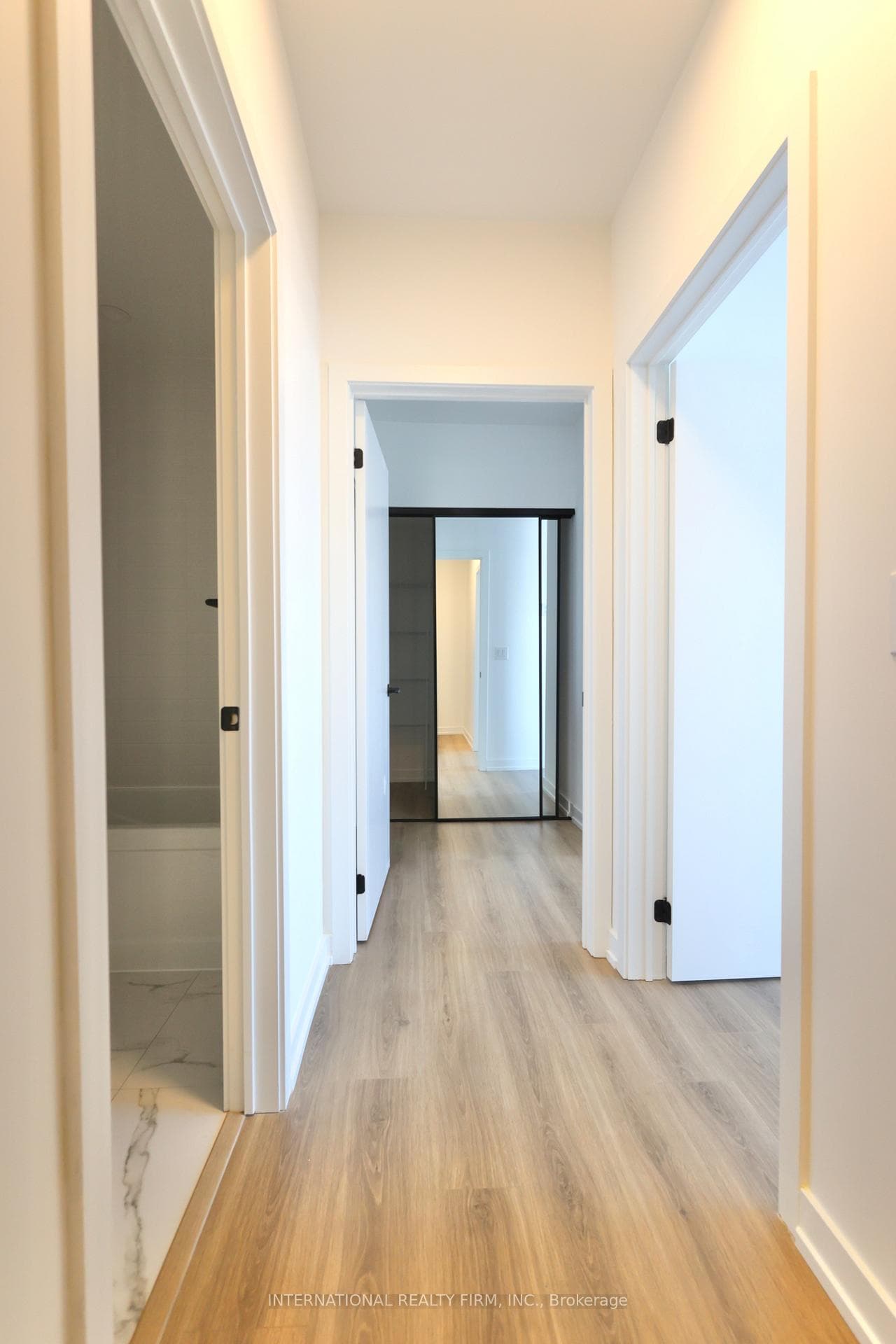 20 Lagerfeld Drive Unit B-020 photo 12