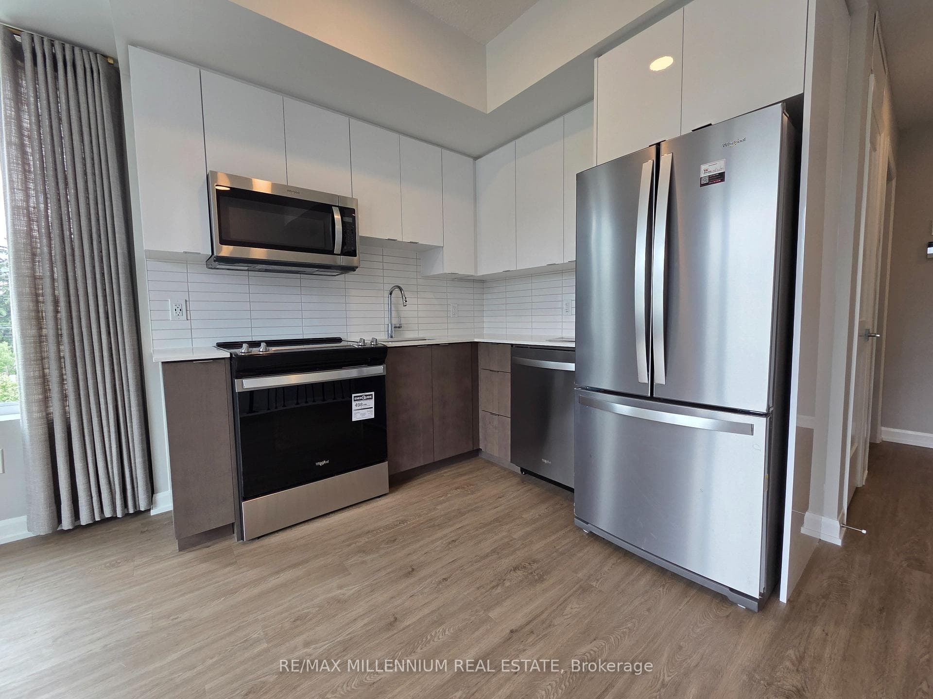 708 Woolwich Street Unit 103 photo 5