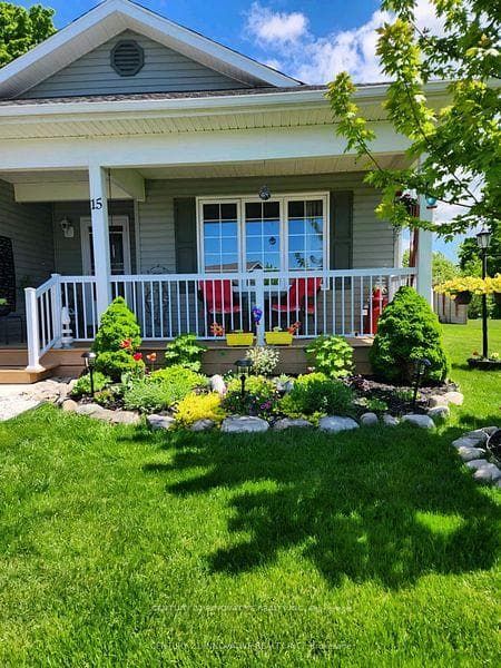 15 Ainsworth Drive photo 4