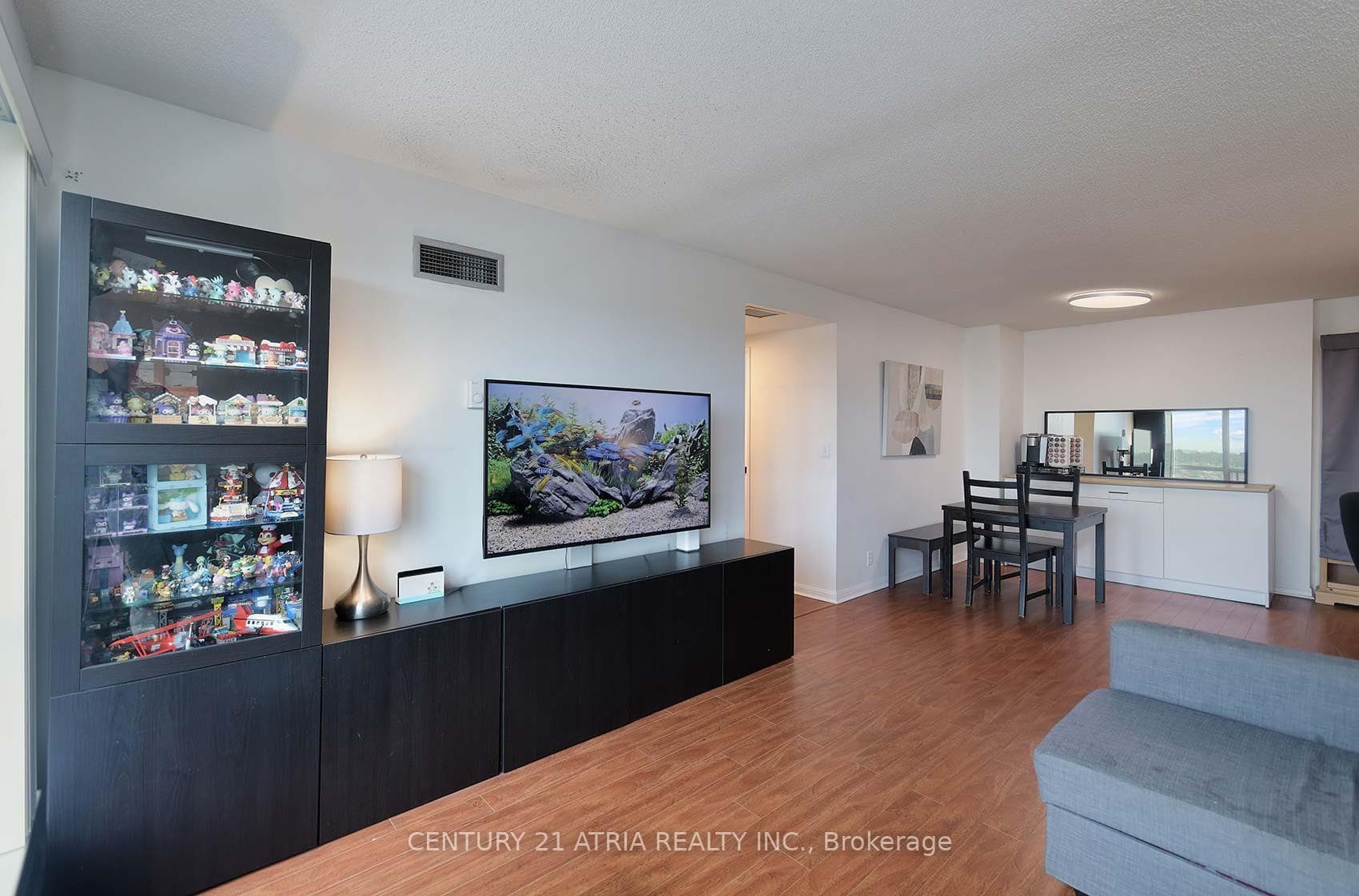 8 Lee Centre Drive Unit 710 photo 8