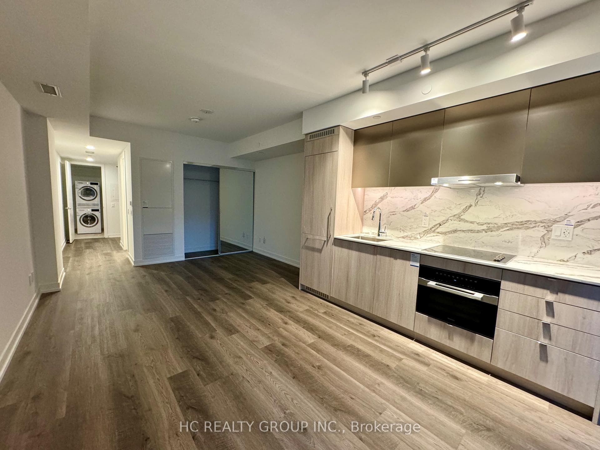 771 Yonge Street Unit 511 photo 8
