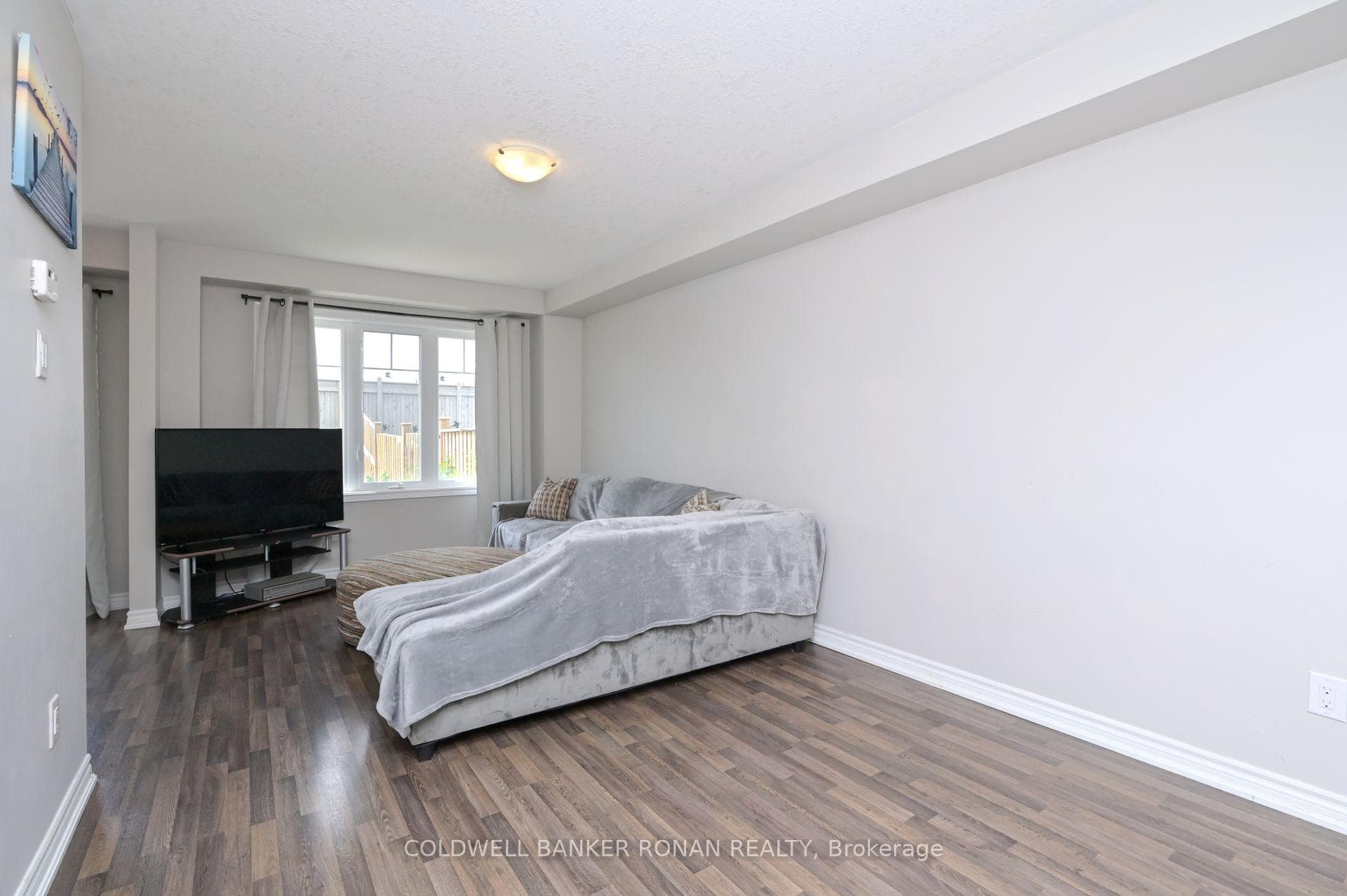 98 Knight Street photo 9